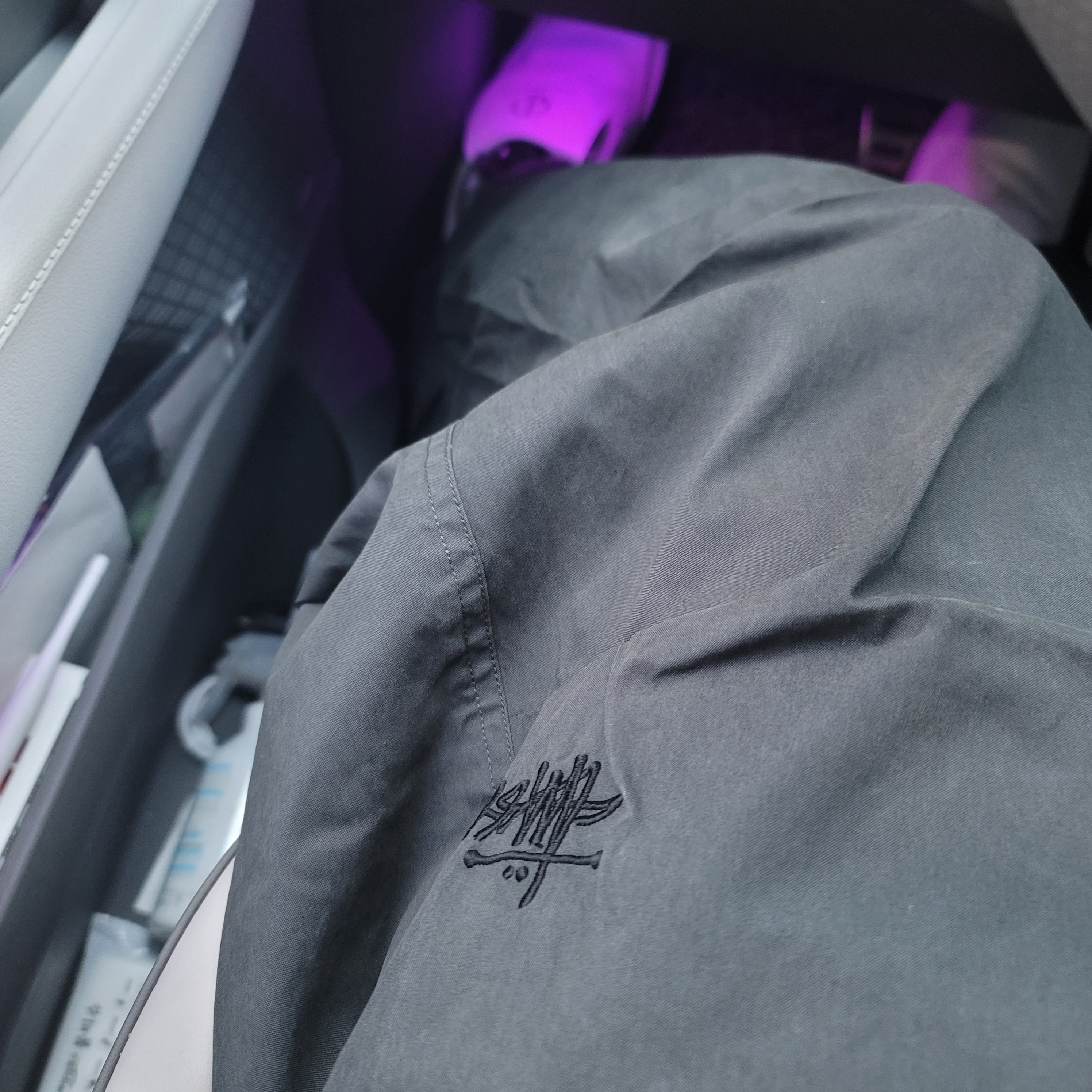 Stussy Nyco Over Trousers Washed Black, Nike x Peaceminusone Kwondo1 White 착용 스타일