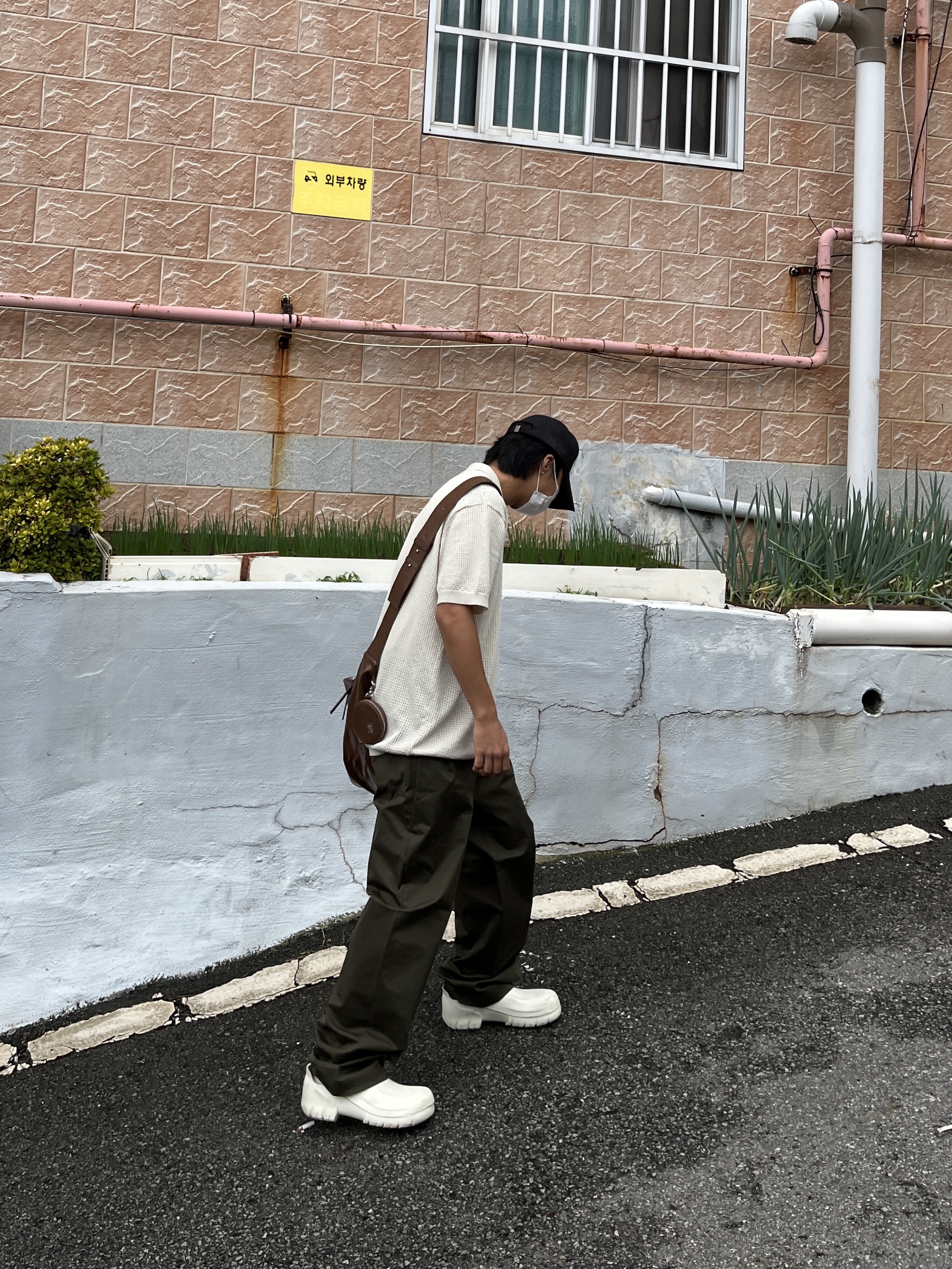 Birkenstock A630 Clog White 착용 스타일 - 3