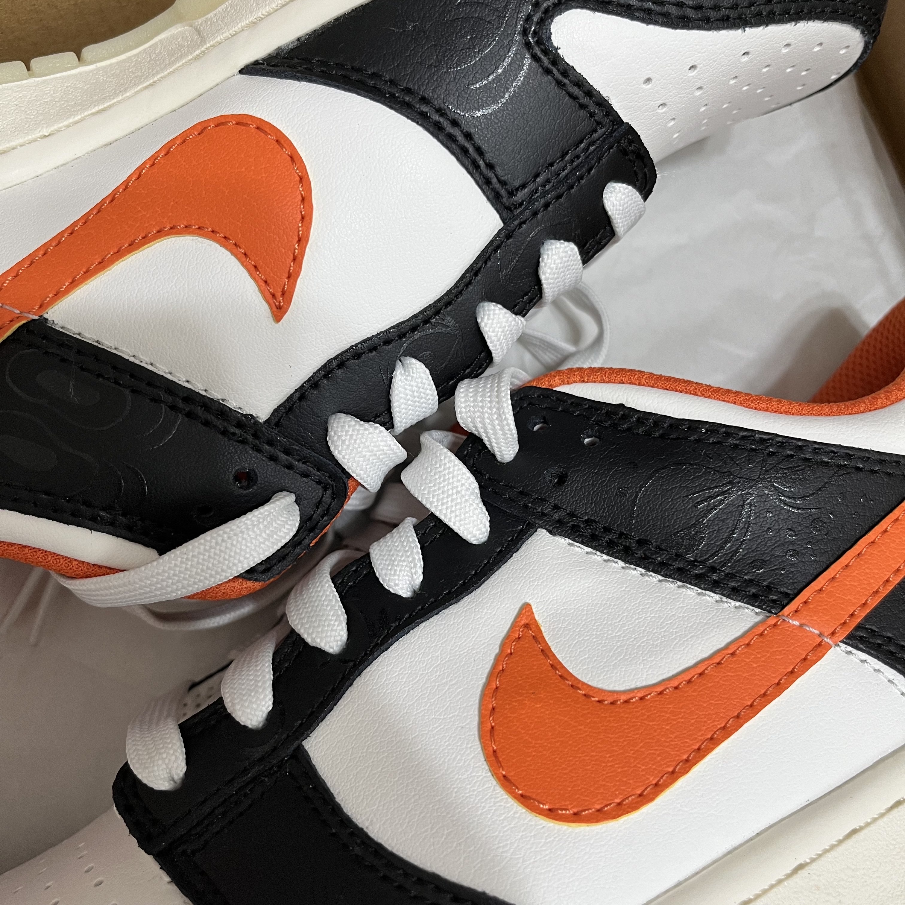 (GS) Nike Dunk Low PRM Halloween, Nike Dunk Low Retro PRM Halloween 착용 스타일 - 3