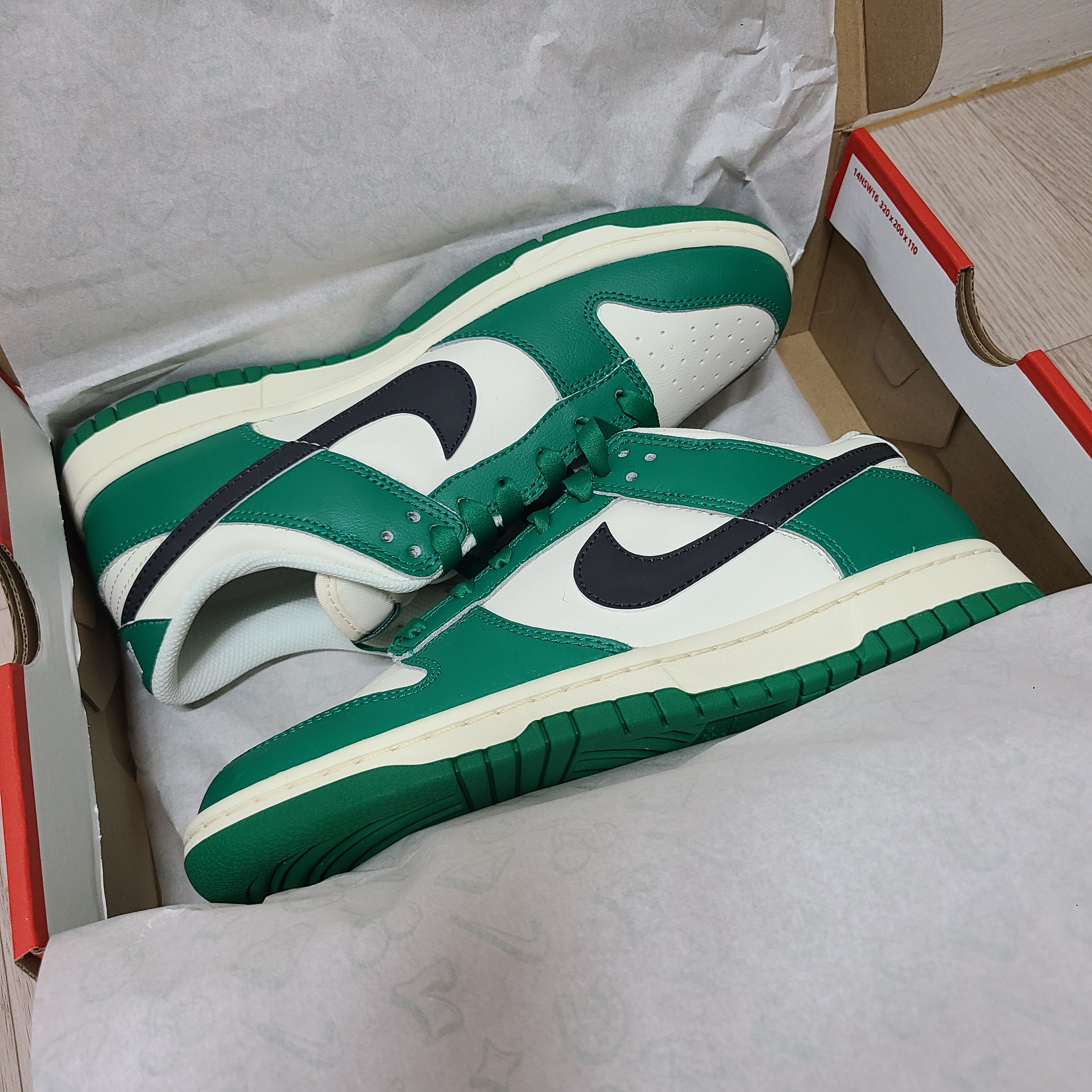 Nike Dunk Low Retro SE Jackpot Malachite 착용 스타일 - 5