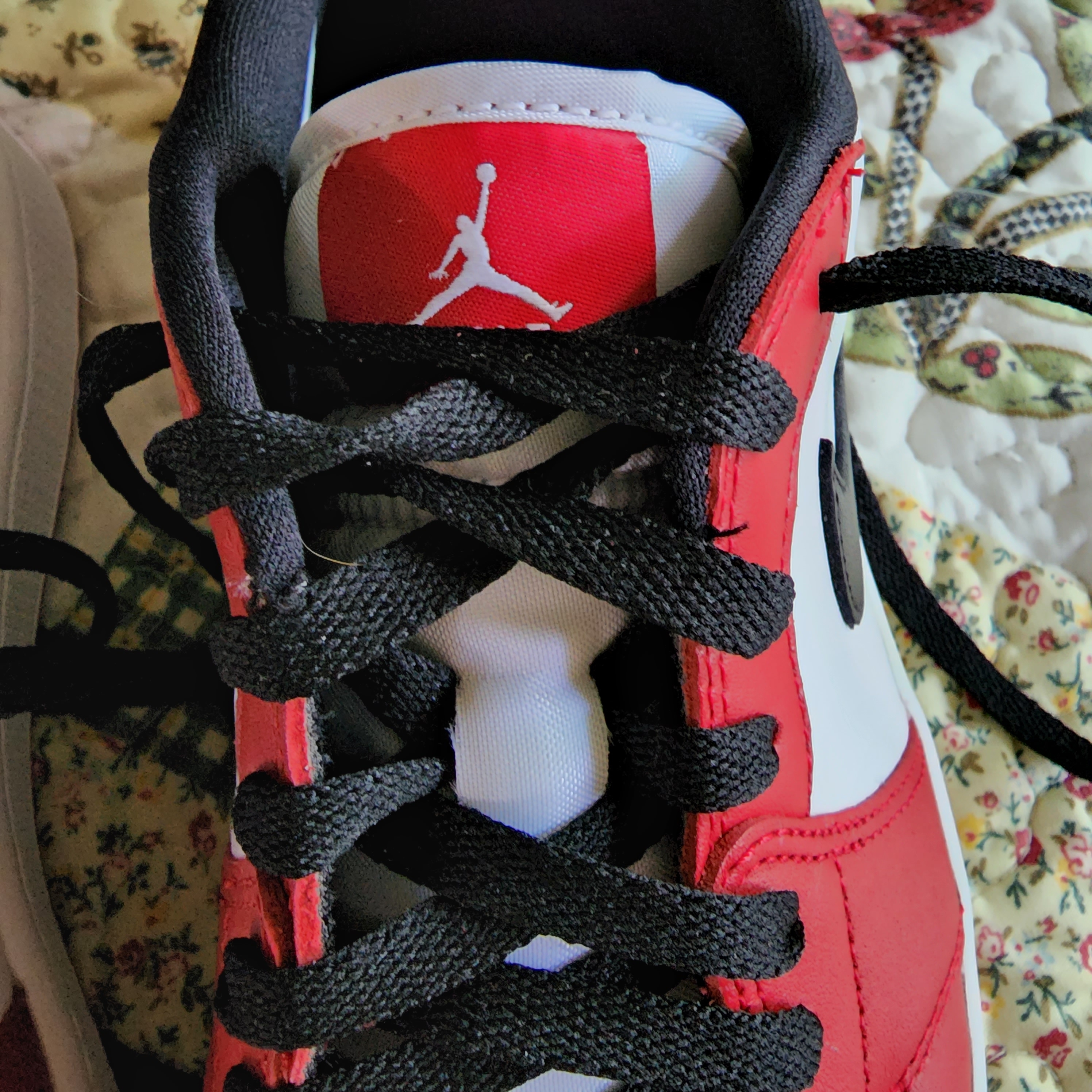 Jordan 1 Low Golf Chicago 착용 스타일 - 1