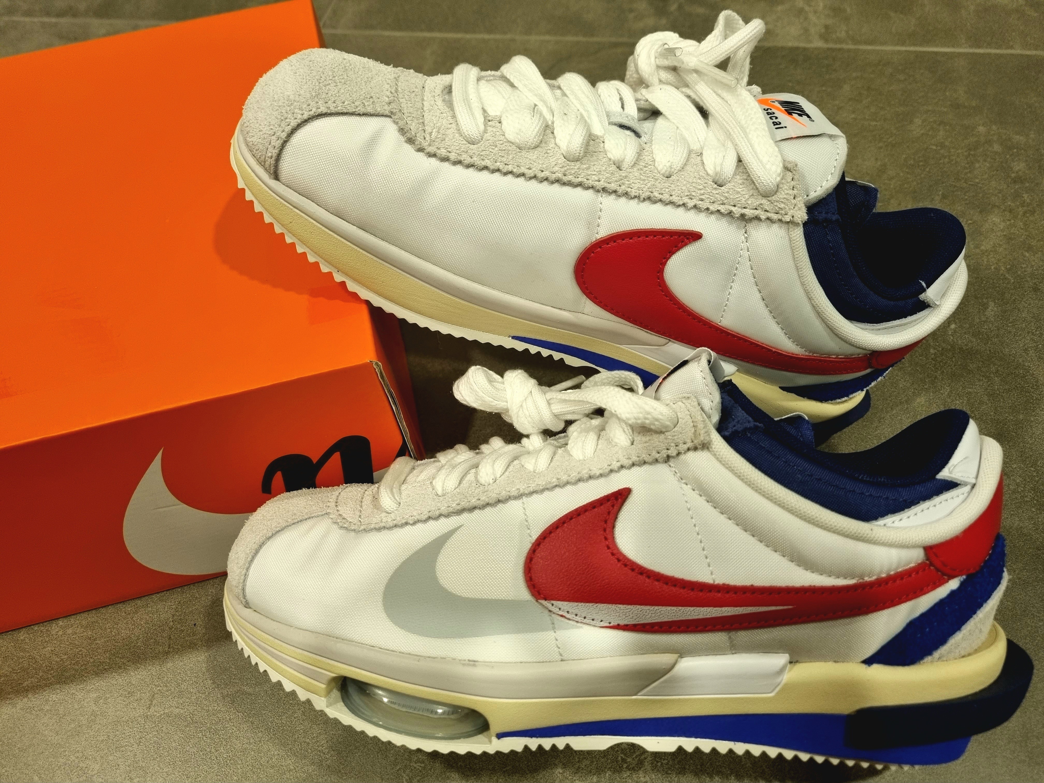 Nike x Sacai Zoom Cortez SP White and University Red 착용 스타일 - 5