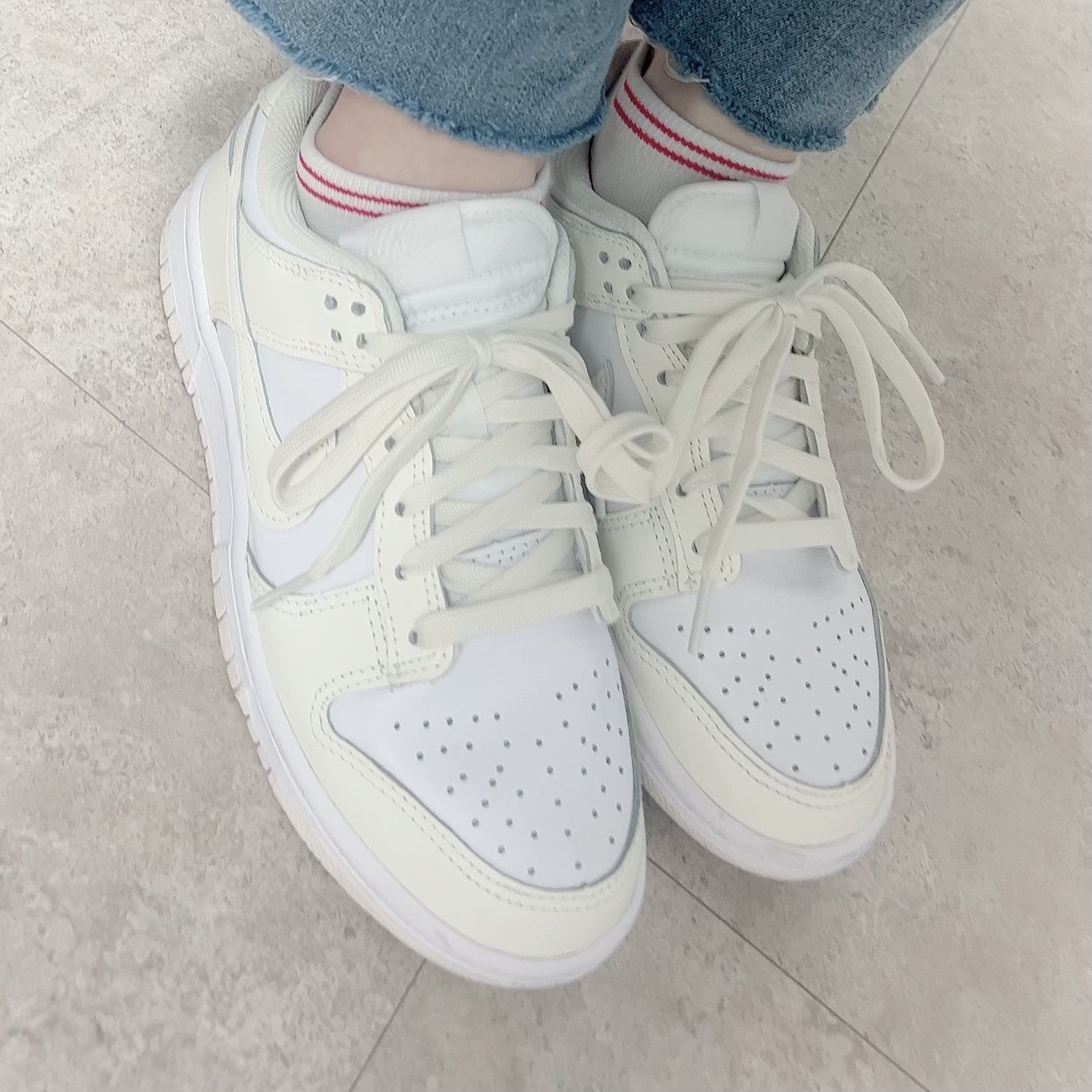 (W) Nike Dunk Low White and Sail 착용 스타일 - 2