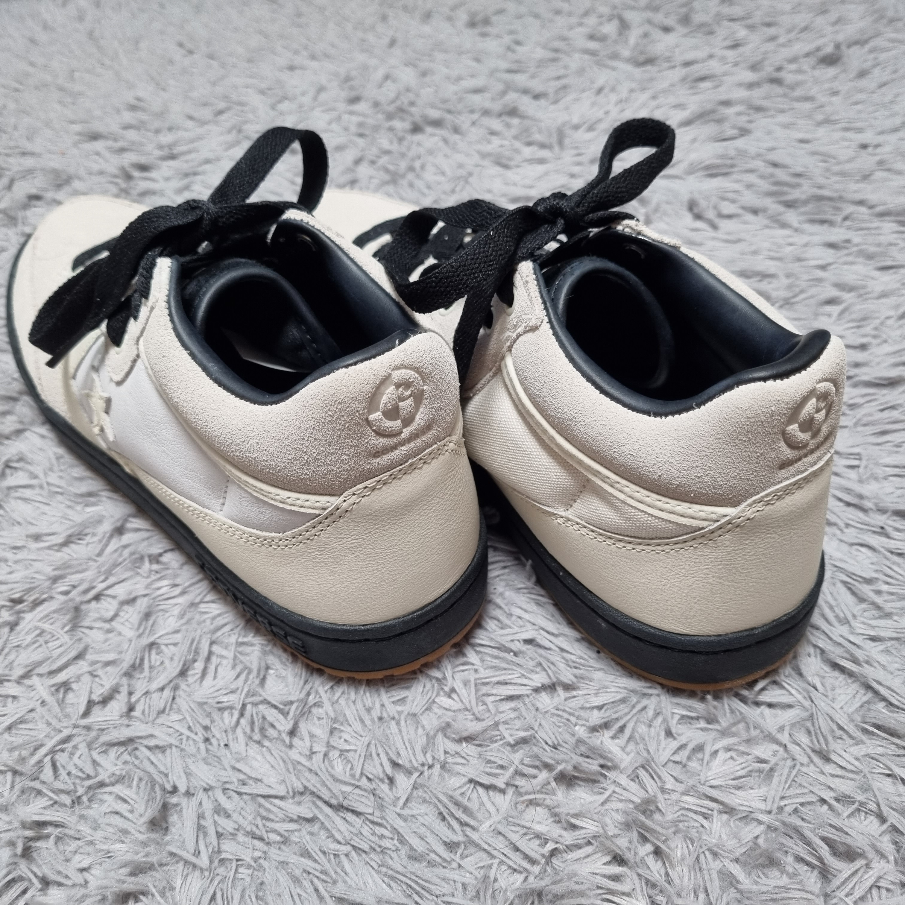 Converse x Carhartt WIP Fastbreak Mid White 착용 스타일 - 4