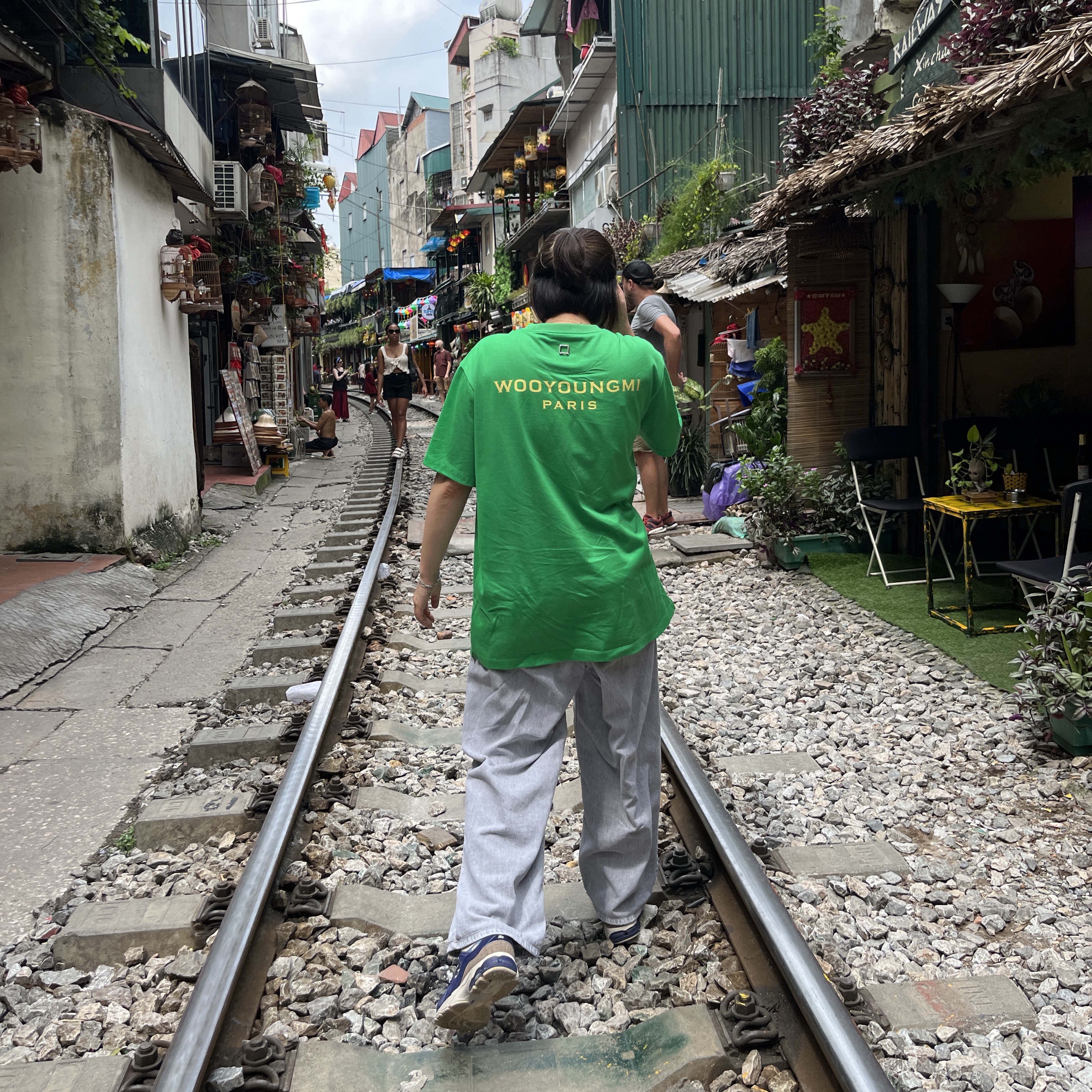 Wooyoungmi Yellow Back Logo T-Shirt Green - 22SS 착용 스타일 - 4