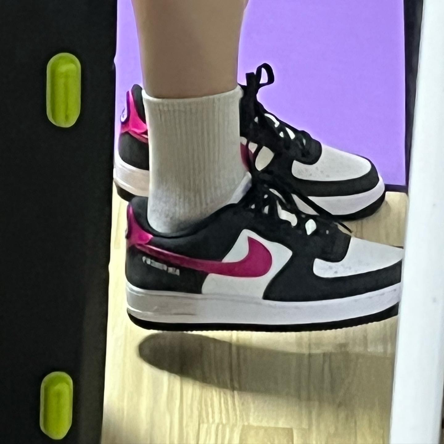 (GS) Nike Air Force 1 LV8 Athletic Club Black Pink Prime 착용 스타일 - 3