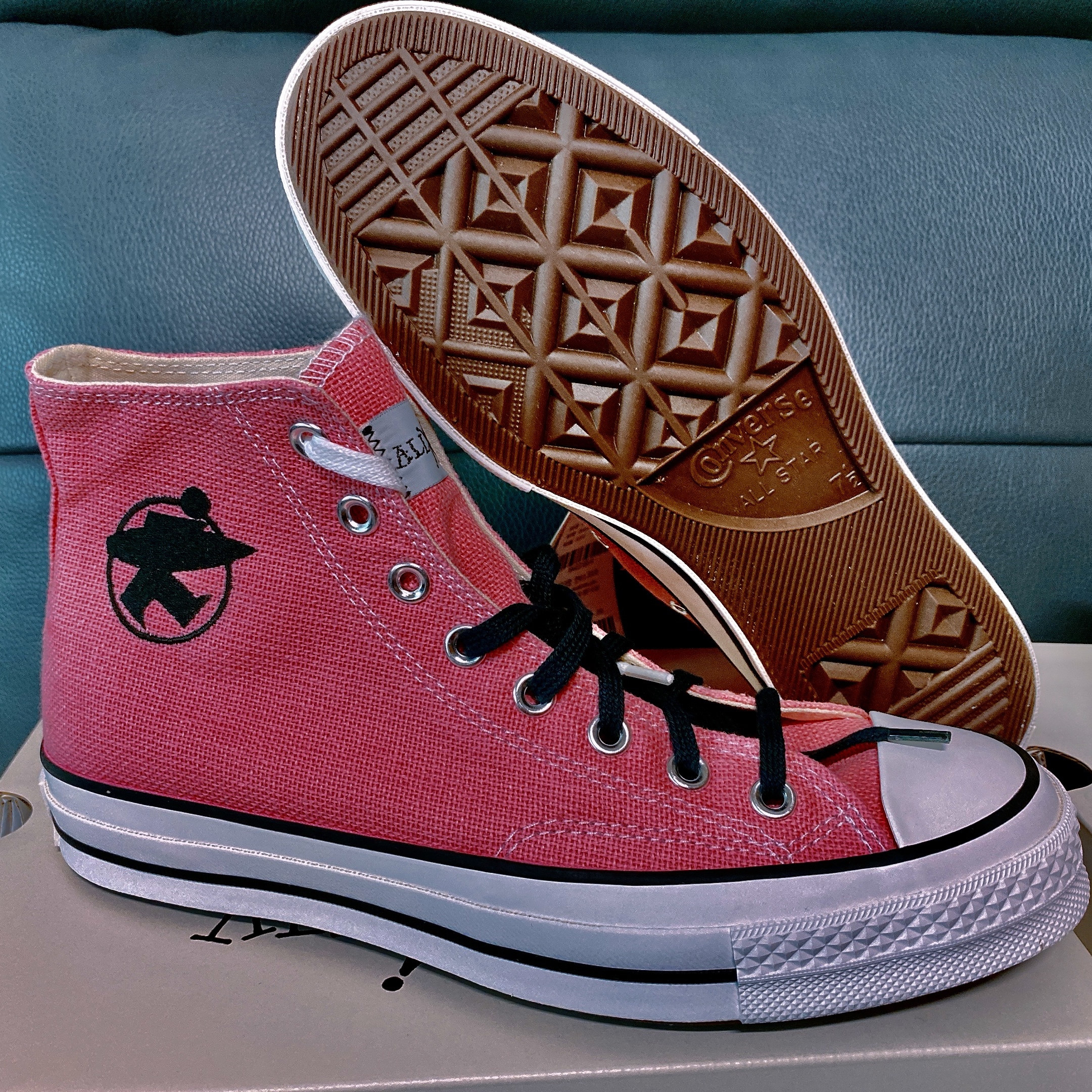 Converse x Stussy Chuck 70 High Plumeria, Converse x Stussy Chuck 70 High Black 착용 스타일 - 1
