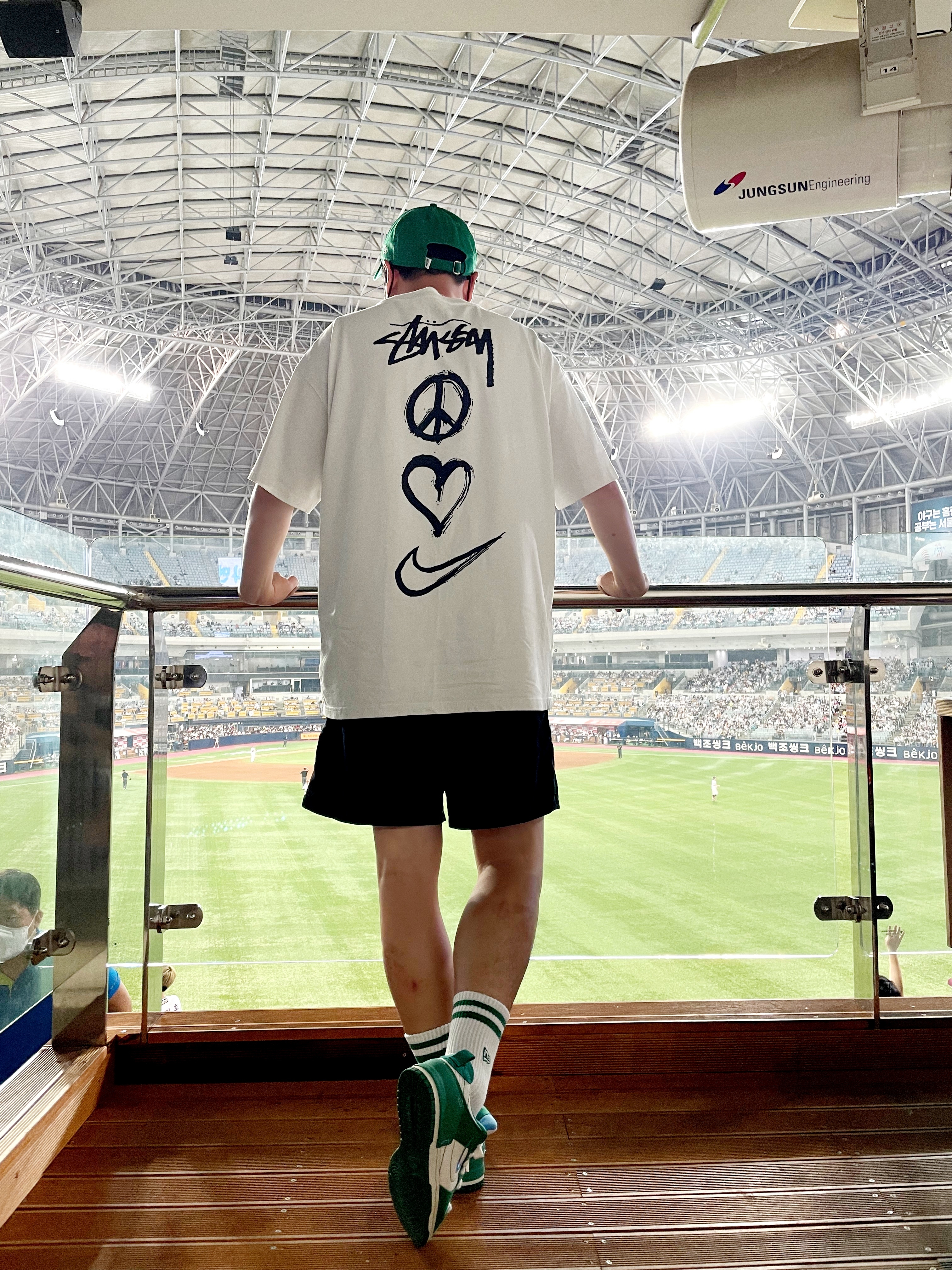 Nike x Stussy NRG RA T-Shirt Summit White (DM4942-121), (W) Nike Dunk Low Disrupt 2 Phantom University Blue 착용 스타일 - 3