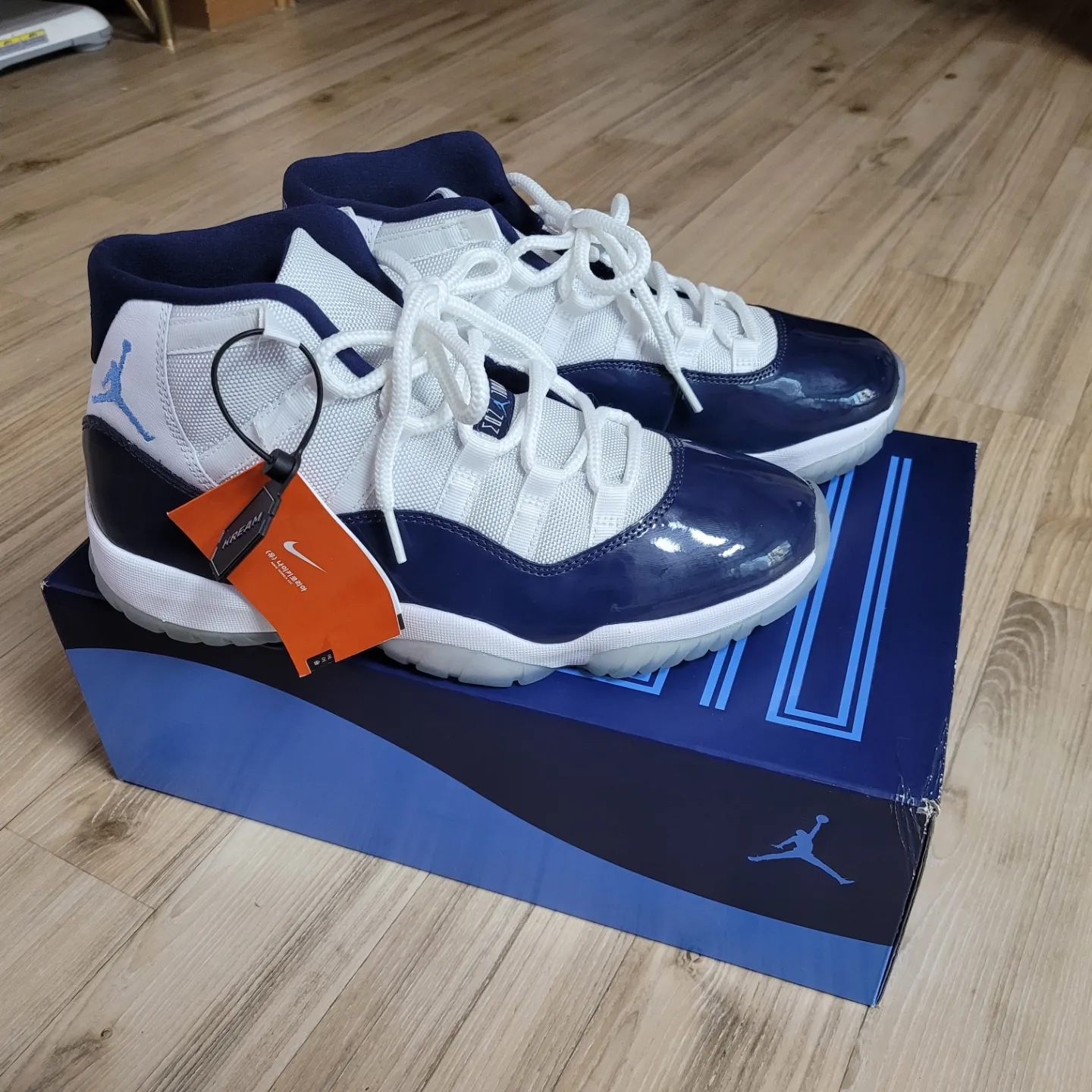 (GS) Jordan 11 Retro Cool Grey 2021, Jordan 11 Retro Win Like 82 UNC 착용 스타일 - 3