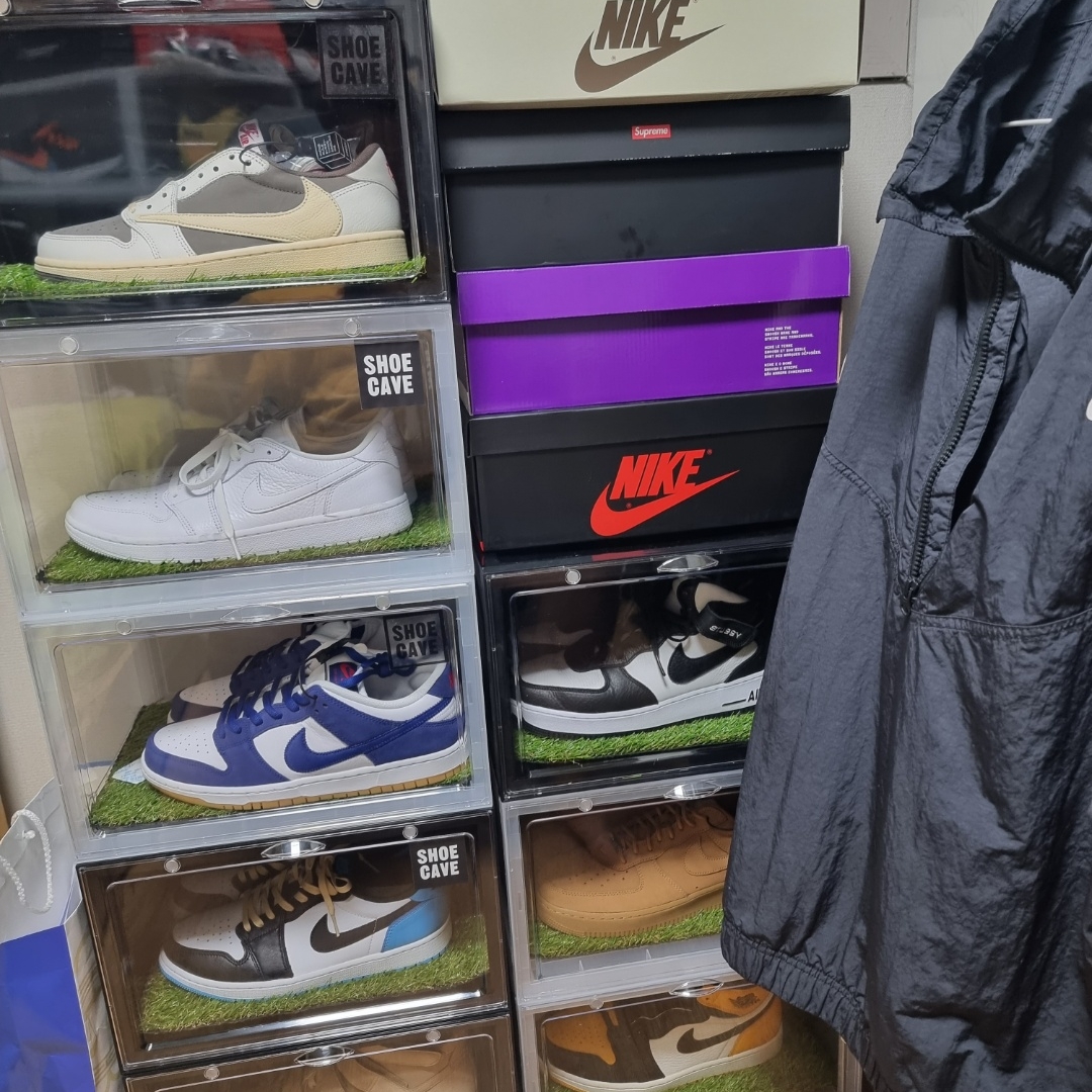 Jordan 1 x Travis Scott Retro Low OG SP Sail and Ridgerock, Jordan 1 Low Golf Triple White 착용 스타일 - 2