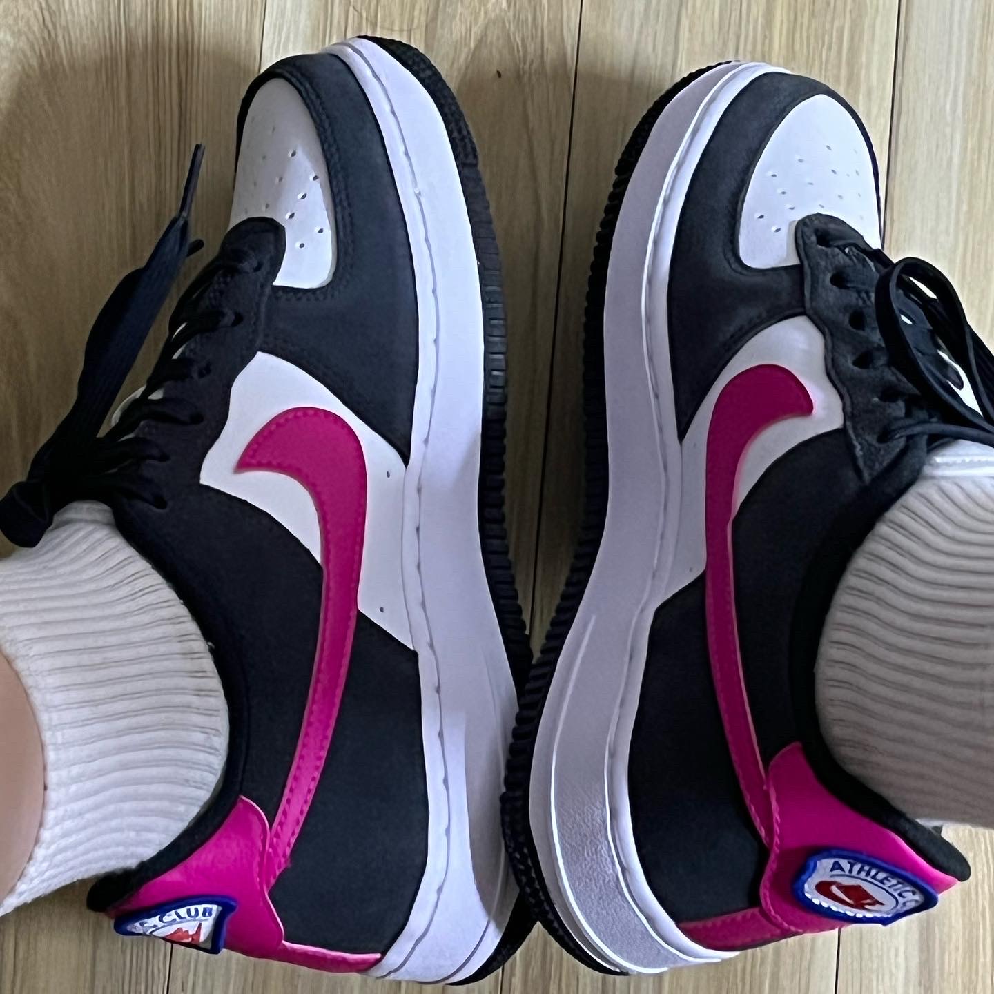 (GS) Nike Air Force 1 LV8 Athletic Club Black Pink Prime 착용 스타일 - 2