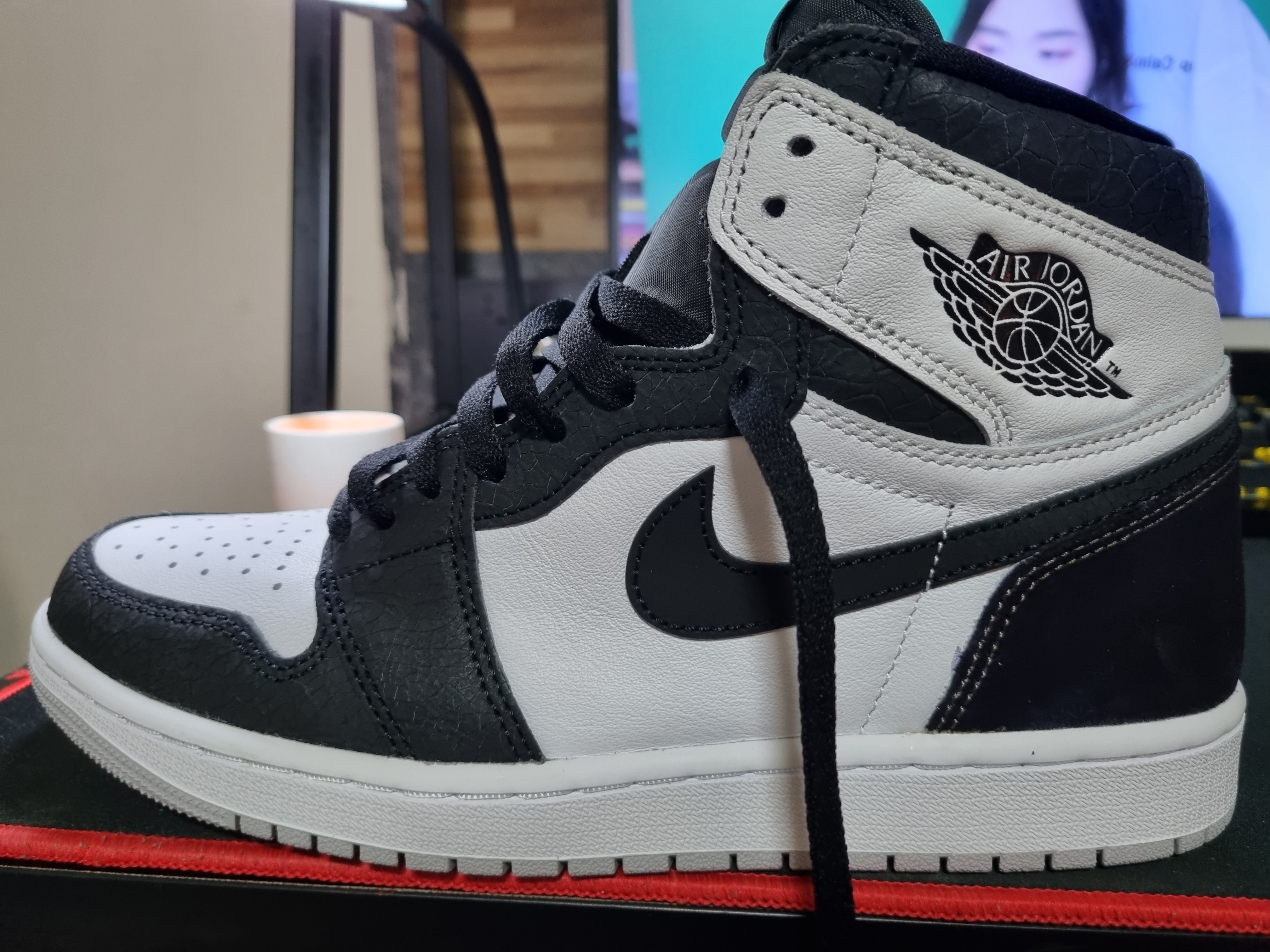 Jordan 1 Retro High OG Bleached Coral 착용 스타일 - 2