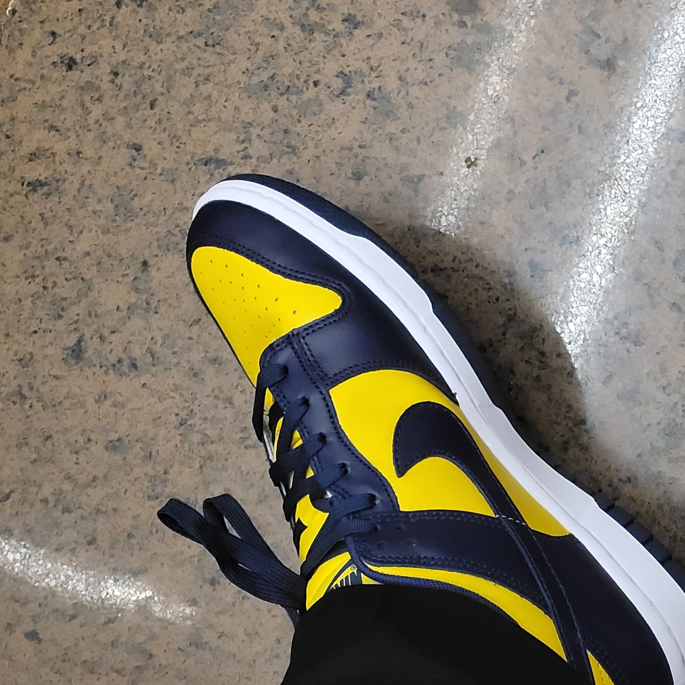 Nike Dunk Low Retro Varsity Maize 착용 스타일 - 2