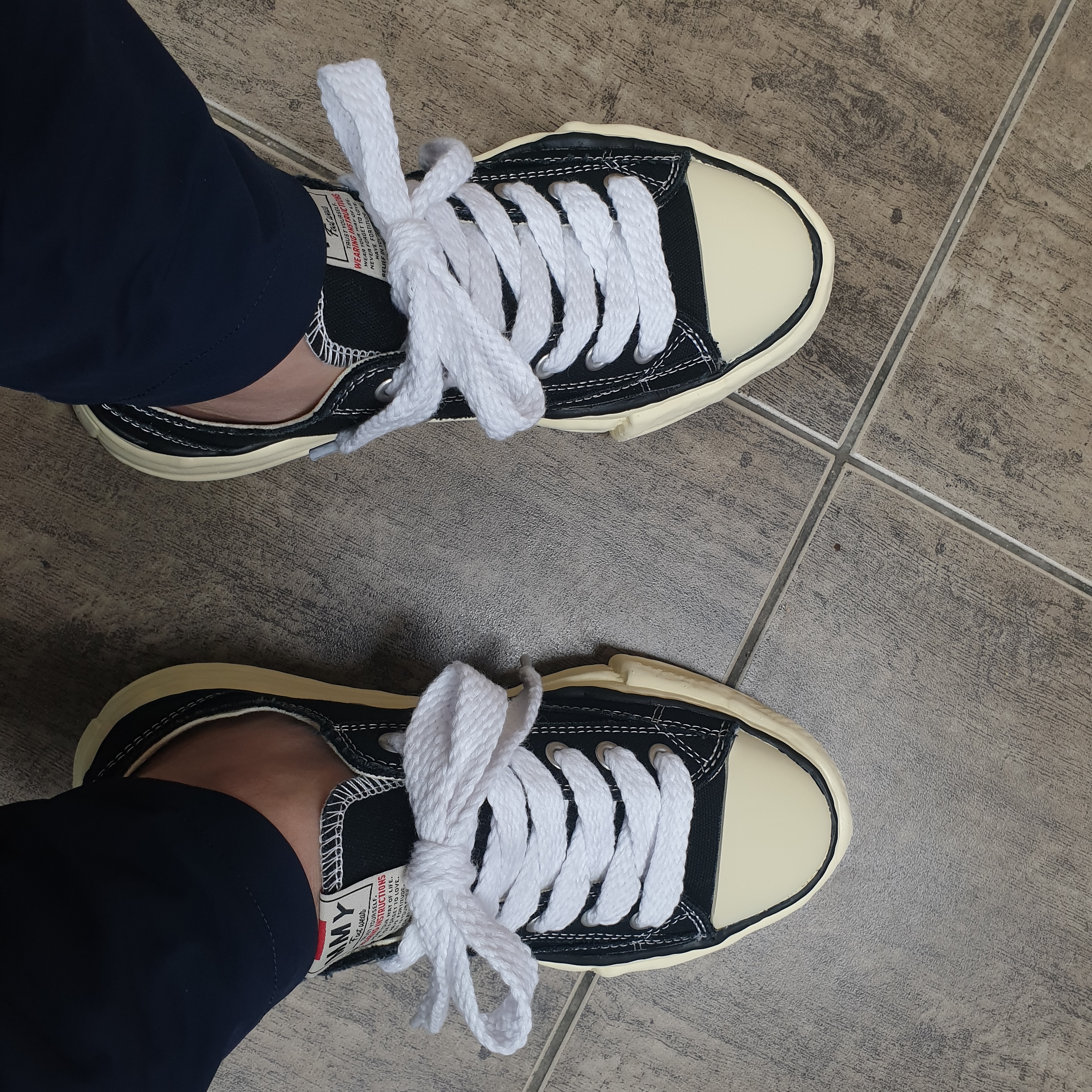 Maison Mihara Yasuhiro Peterson VL OG Sole Canvas Low-top Sneakers Black 착용 스타일