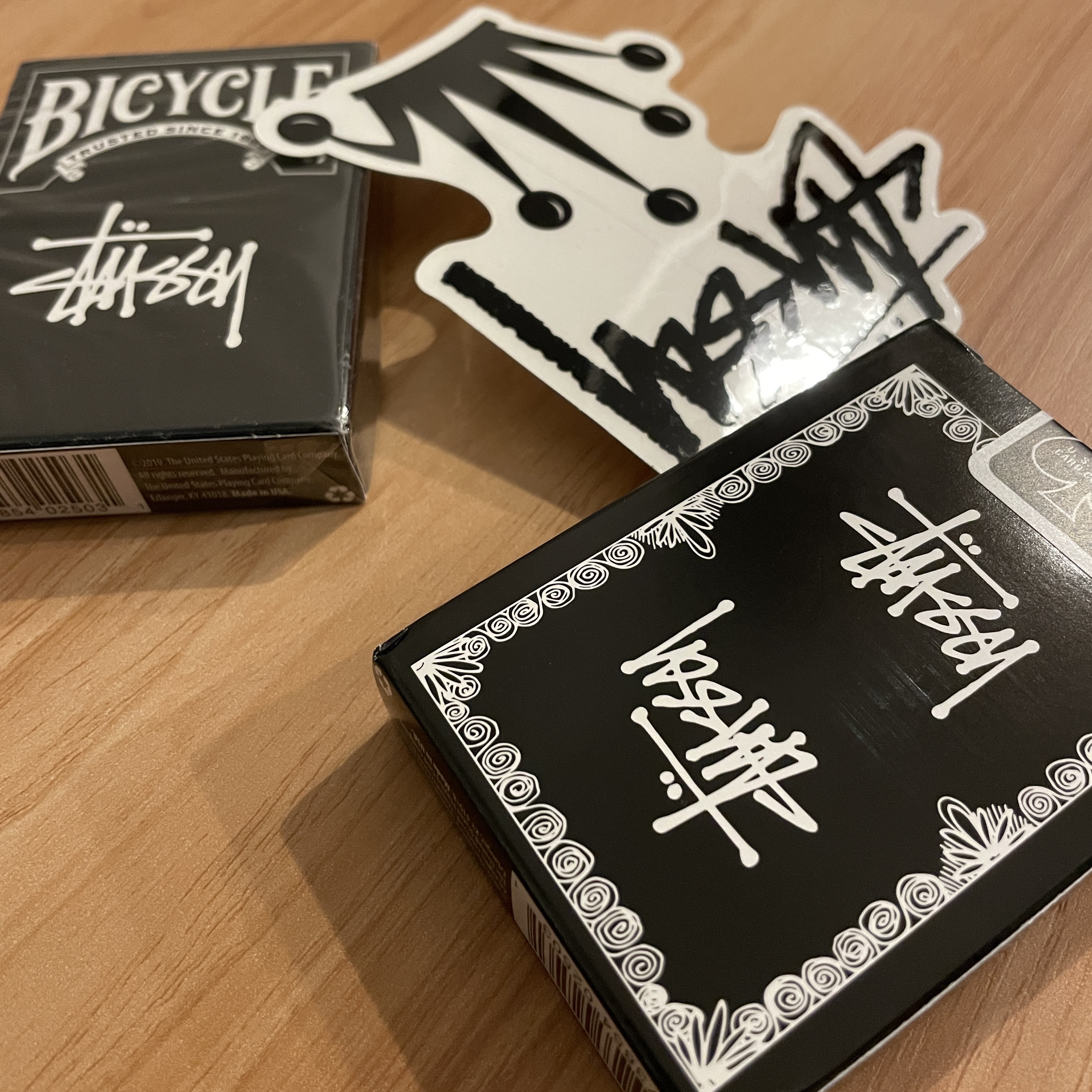 Stussy Playing Cards Black 착용 스타일