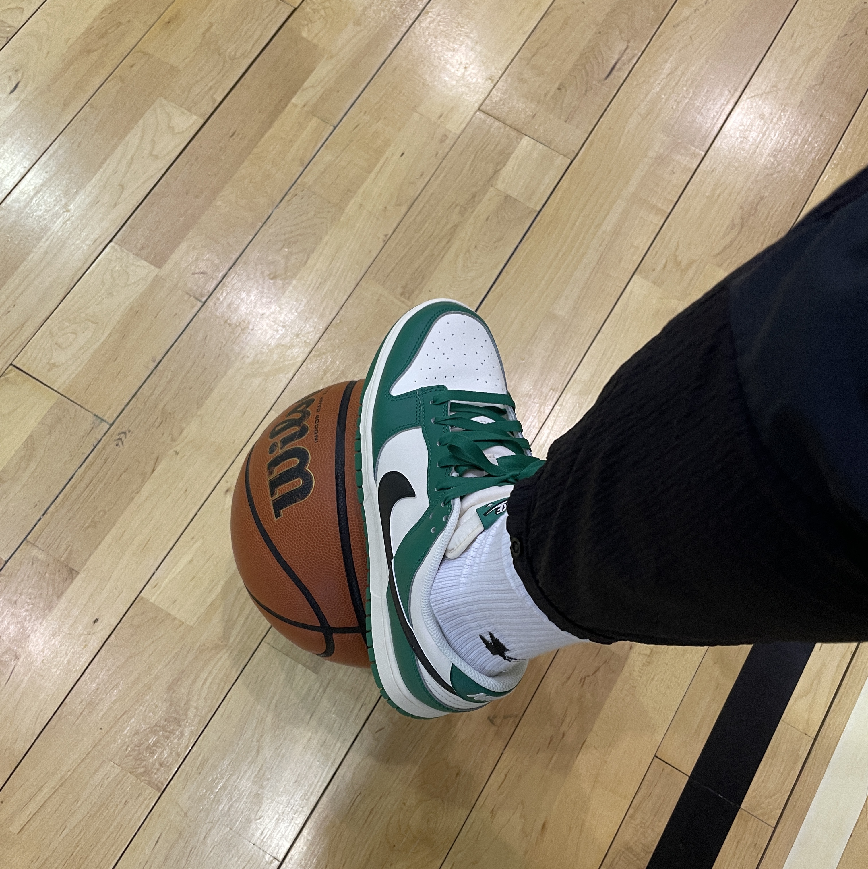 Nike Dunk Low Retro SE Jackpot Malachite 착용 스타일