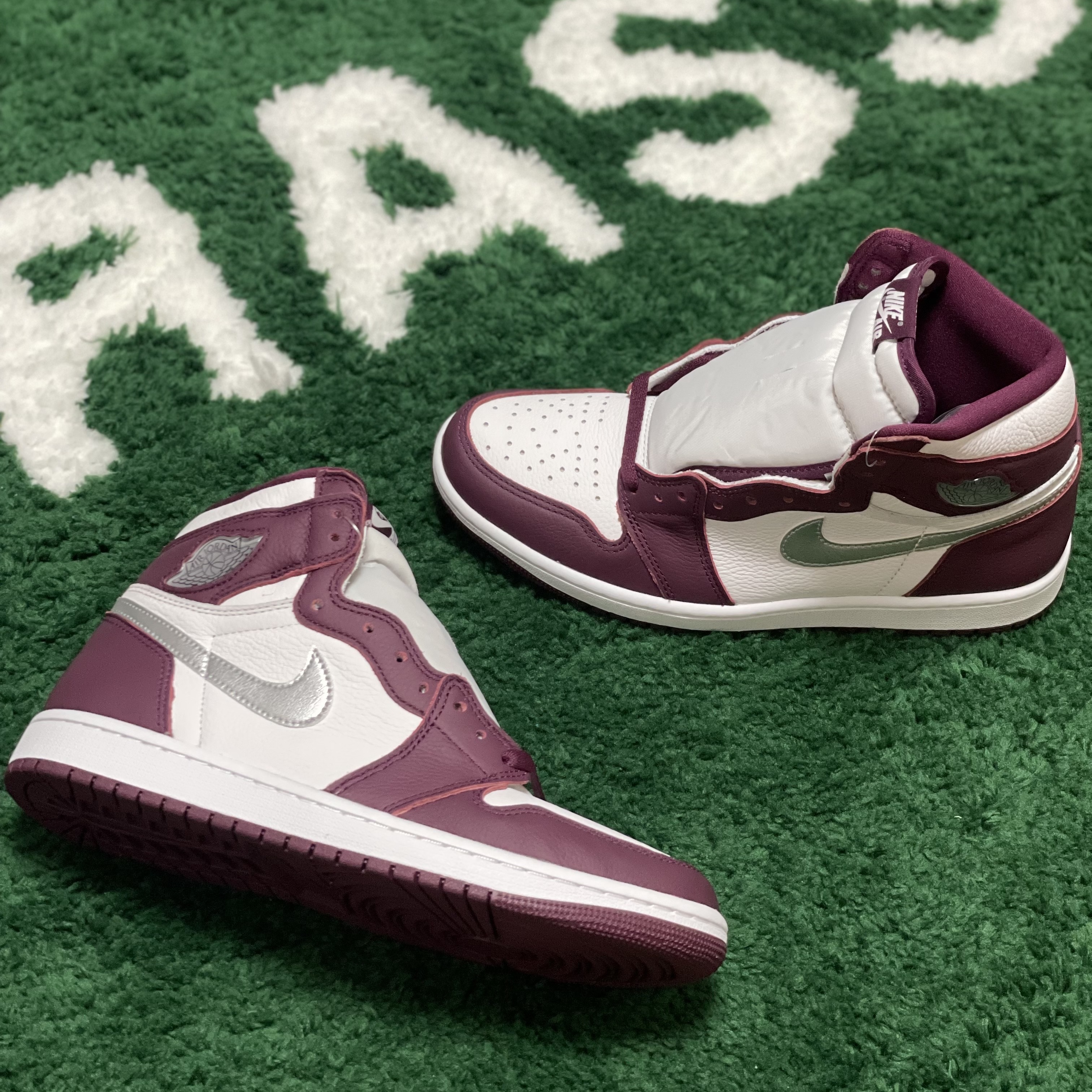 Jordan 1 Retro High OG Bordeaux 착용 스타일 - 3