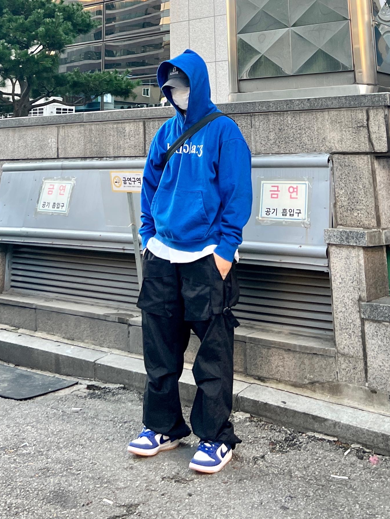 Nike SB Dunk Low Pro Premium Deep Royal Blue 착용 스타일 - 1