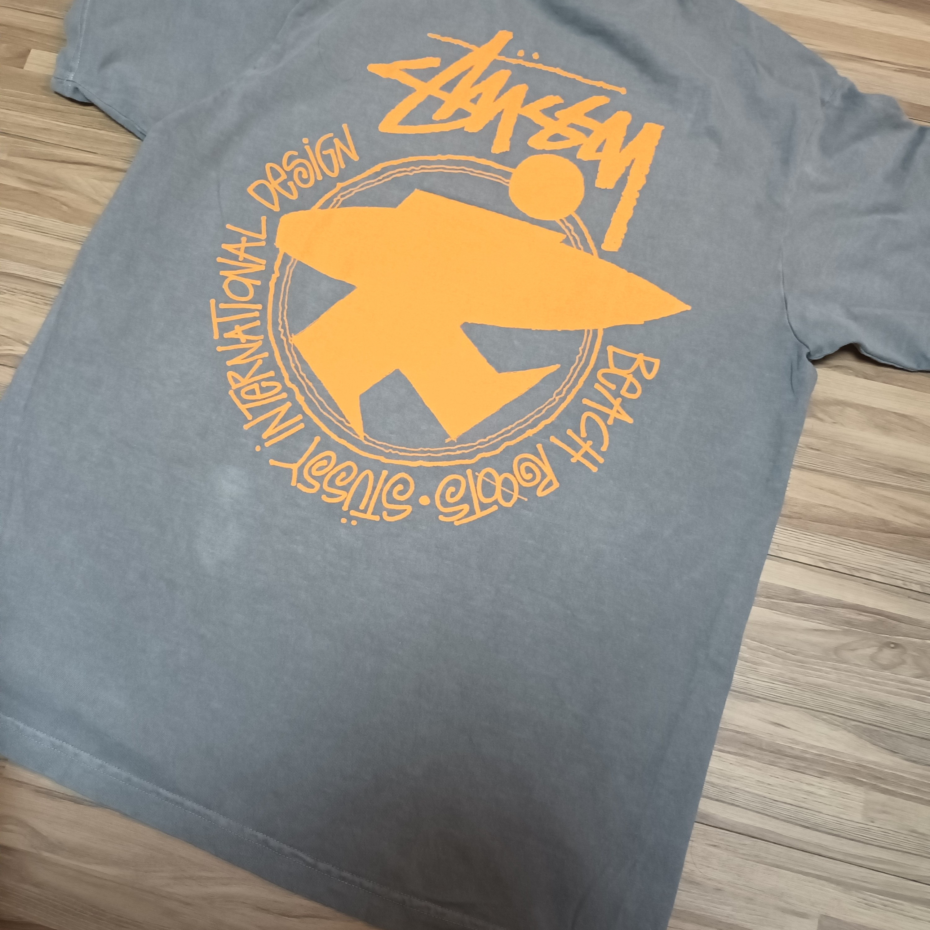 Stussy Beach Roots T-Shirt Grey 착용 스타일 - 2