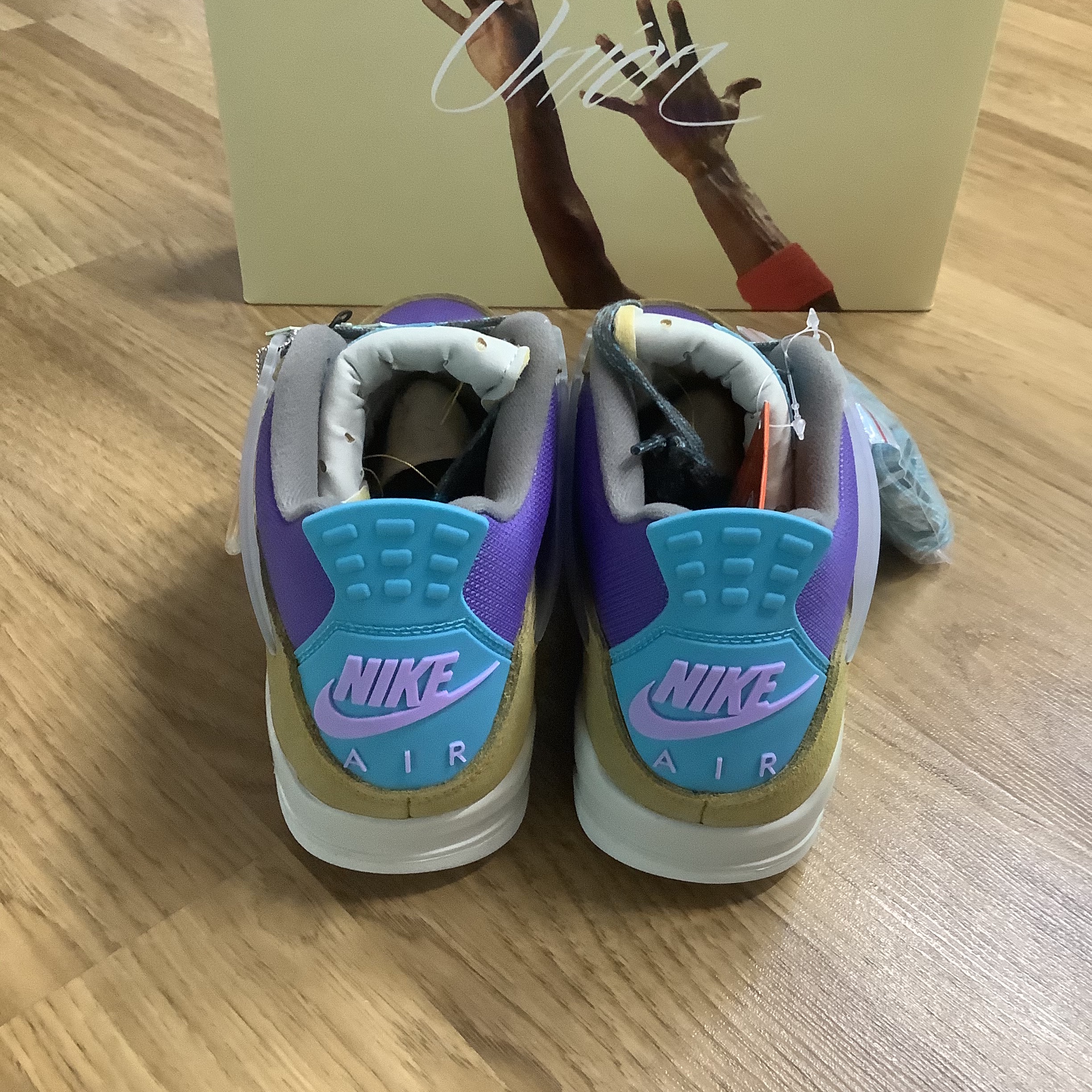 Jordan 4 x Union Retro SP Desert Moss 착용 스타일 - 1