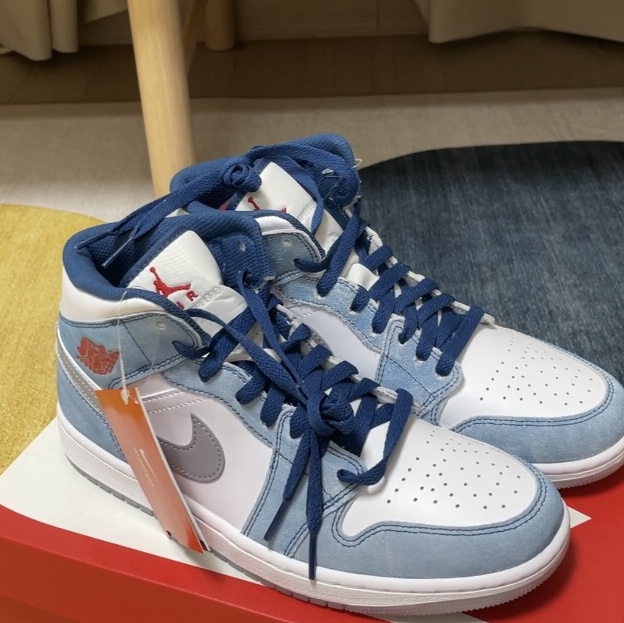 Jordan 1 Mid SE French Blue Fire Red 착용 스타일 - 1
