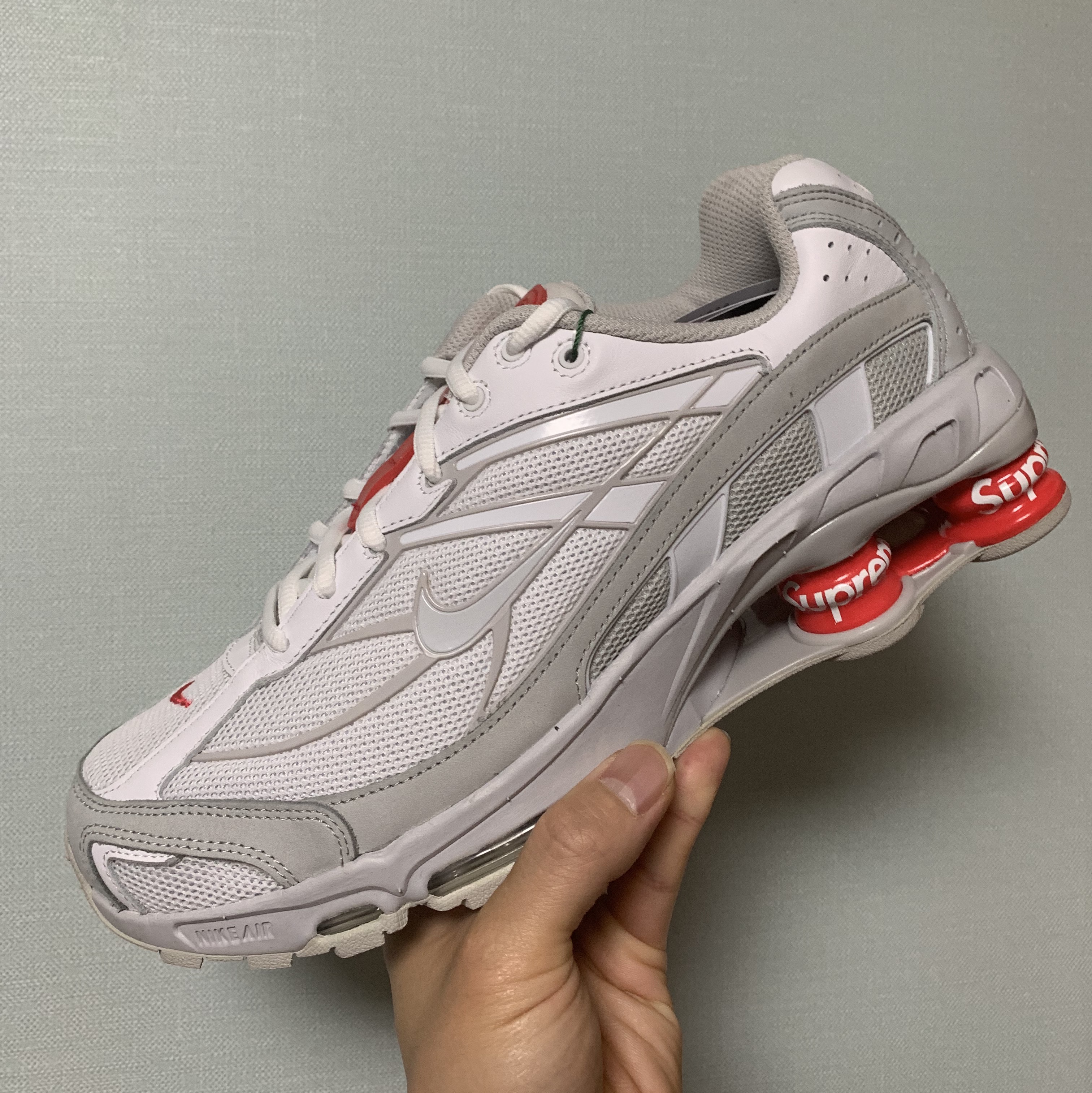 Nike x Supreme Shox Ride 2 SP White 착용 스타일 - 1