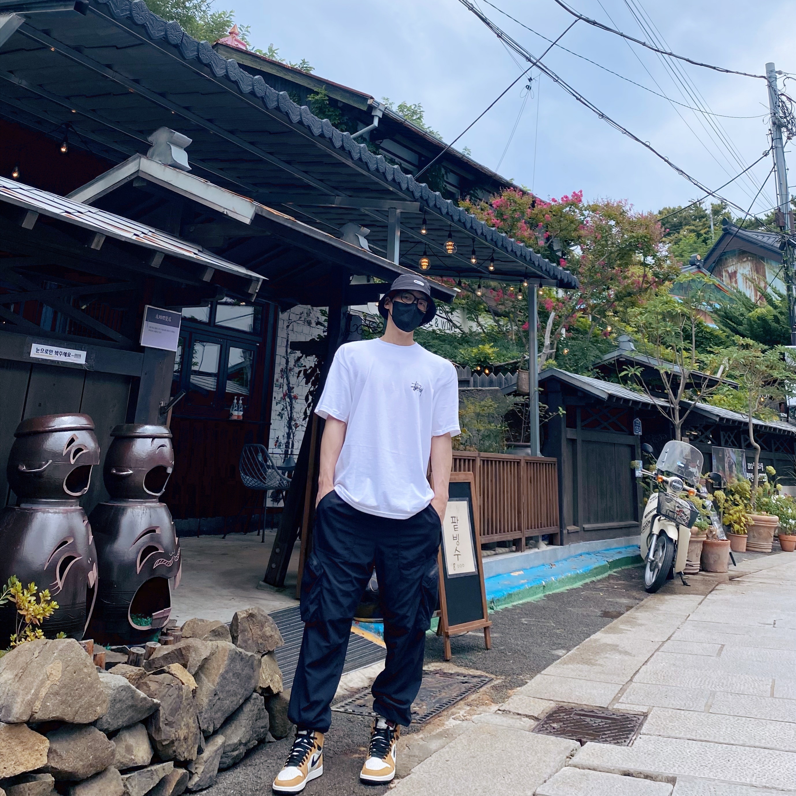 Jordan 1 Retro High Rookie of the Year, Stussy Basic Stussy T-Shirt White 2022 착용 스타일 - 2
