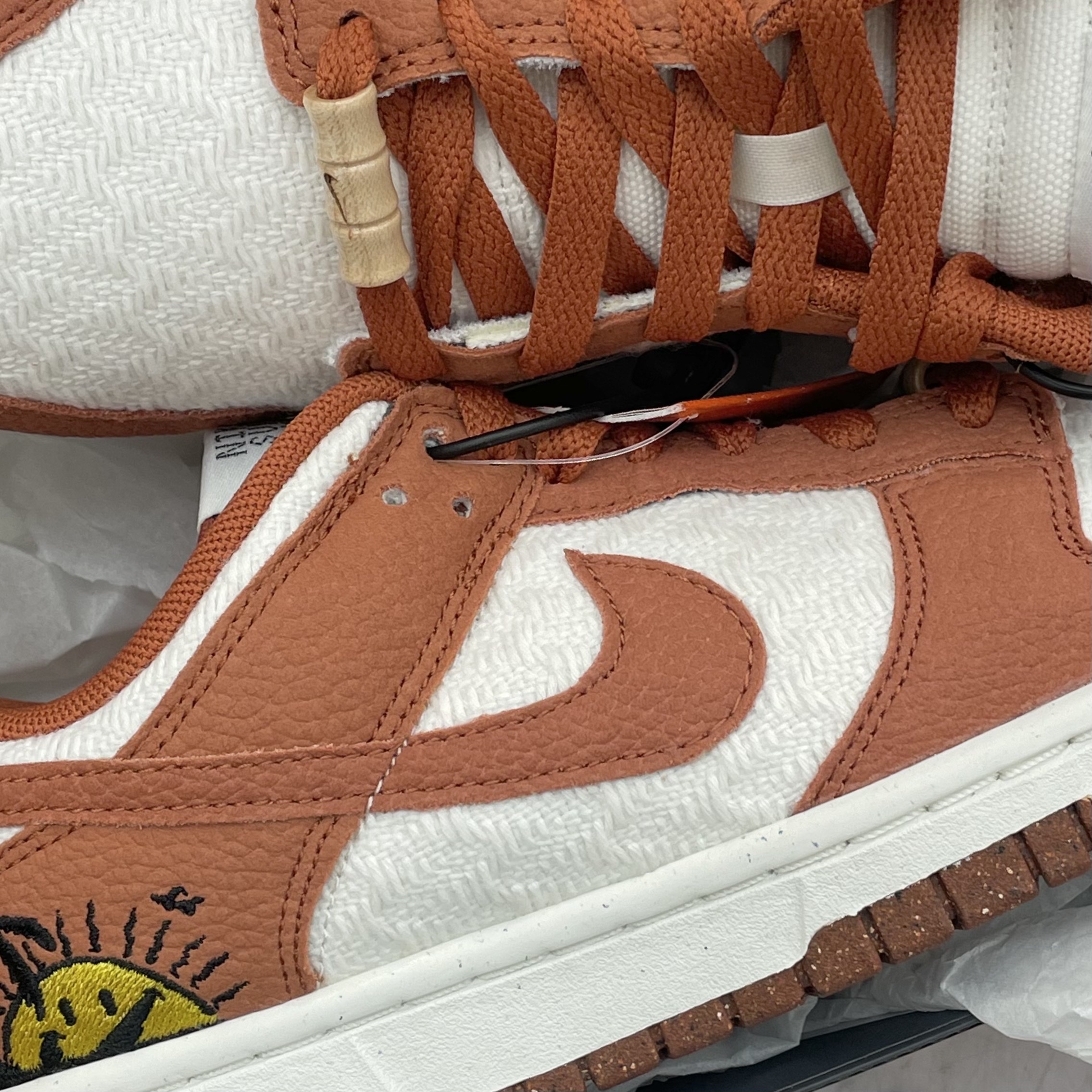 (W) Nike Dunk Low SE Sun Club Burnt Sunrise 착용 스타일