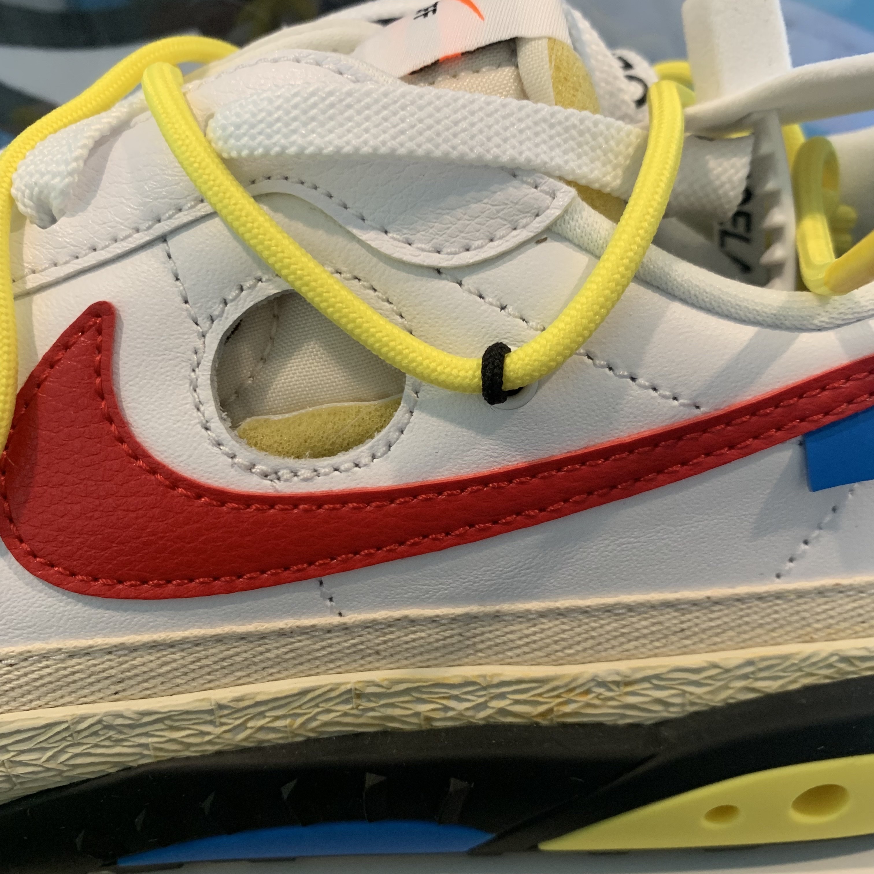 Nike x Off-White Blazer Low '77 White and University Red 착용 스타일 - 1