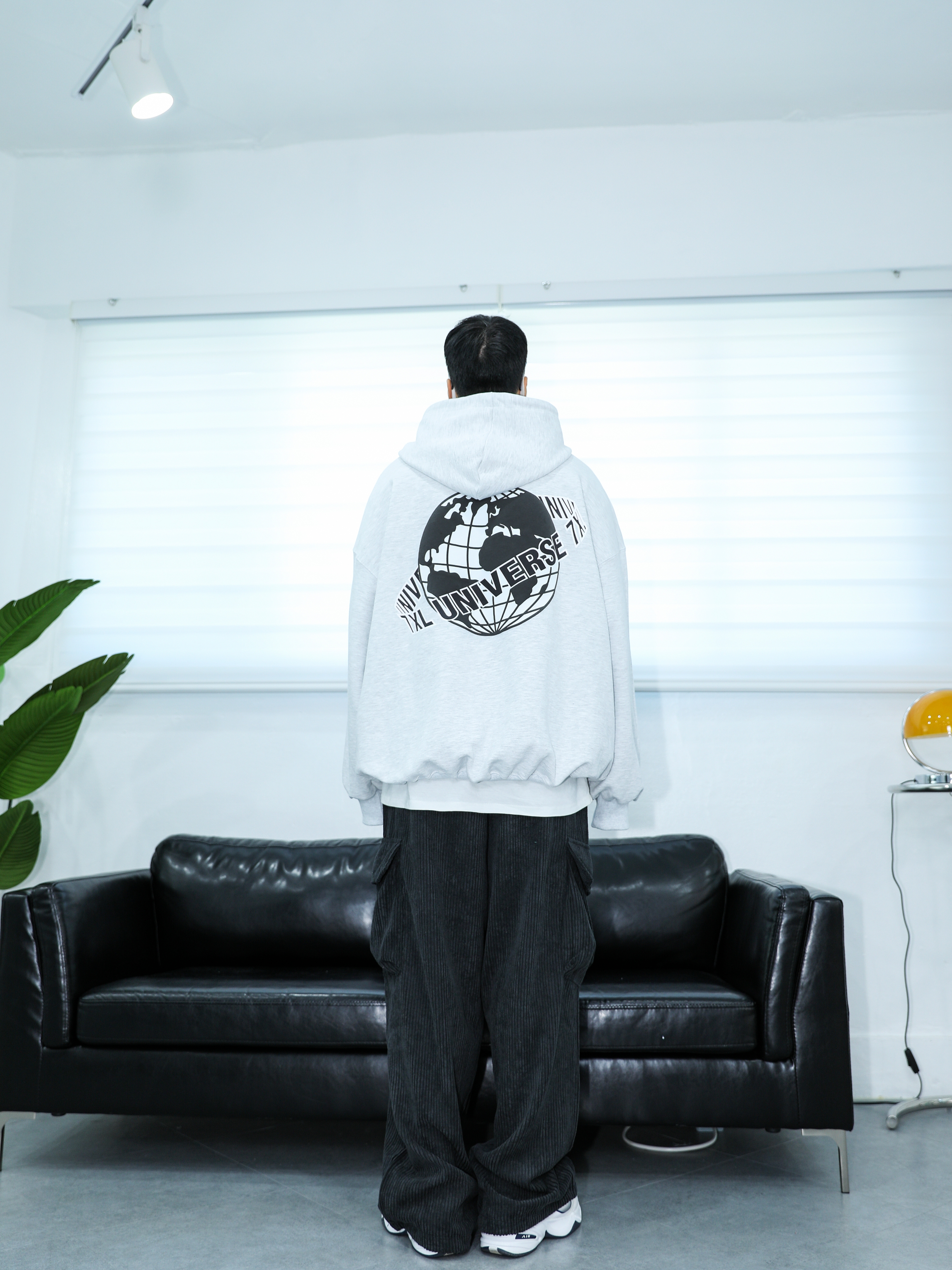 Nike x Martine Rose Air Monarch IV Martine Rose White 착용 스타일 - 3