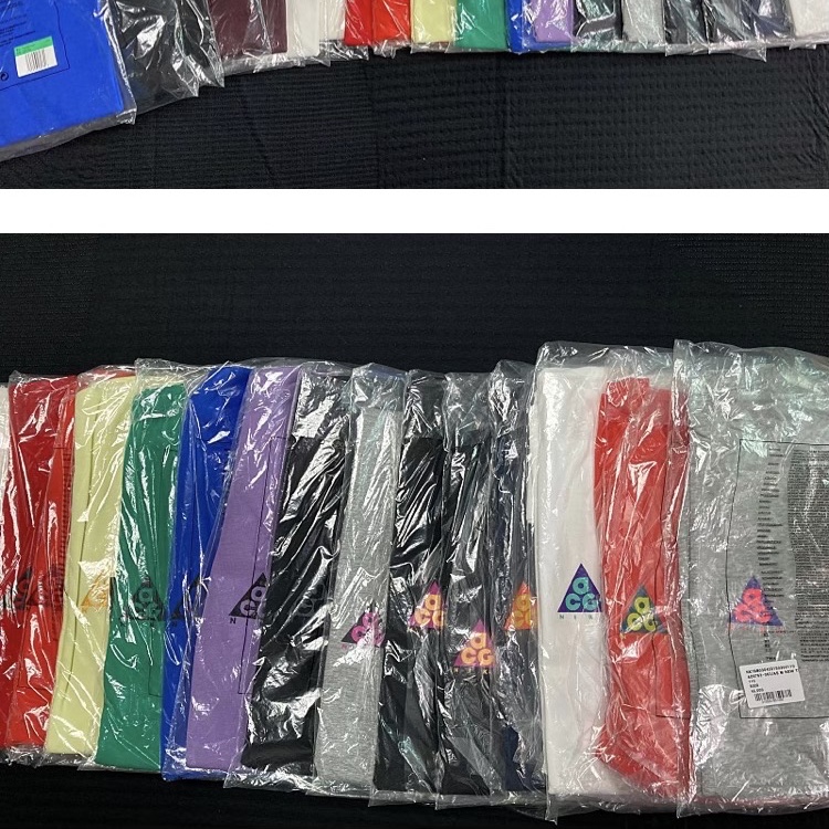 Nike ACG LBR T-Shirt Summit White - Asia, Nike ACG Logo T-Shirt Black Anthracite - US/EU 착용 스타일 - 2