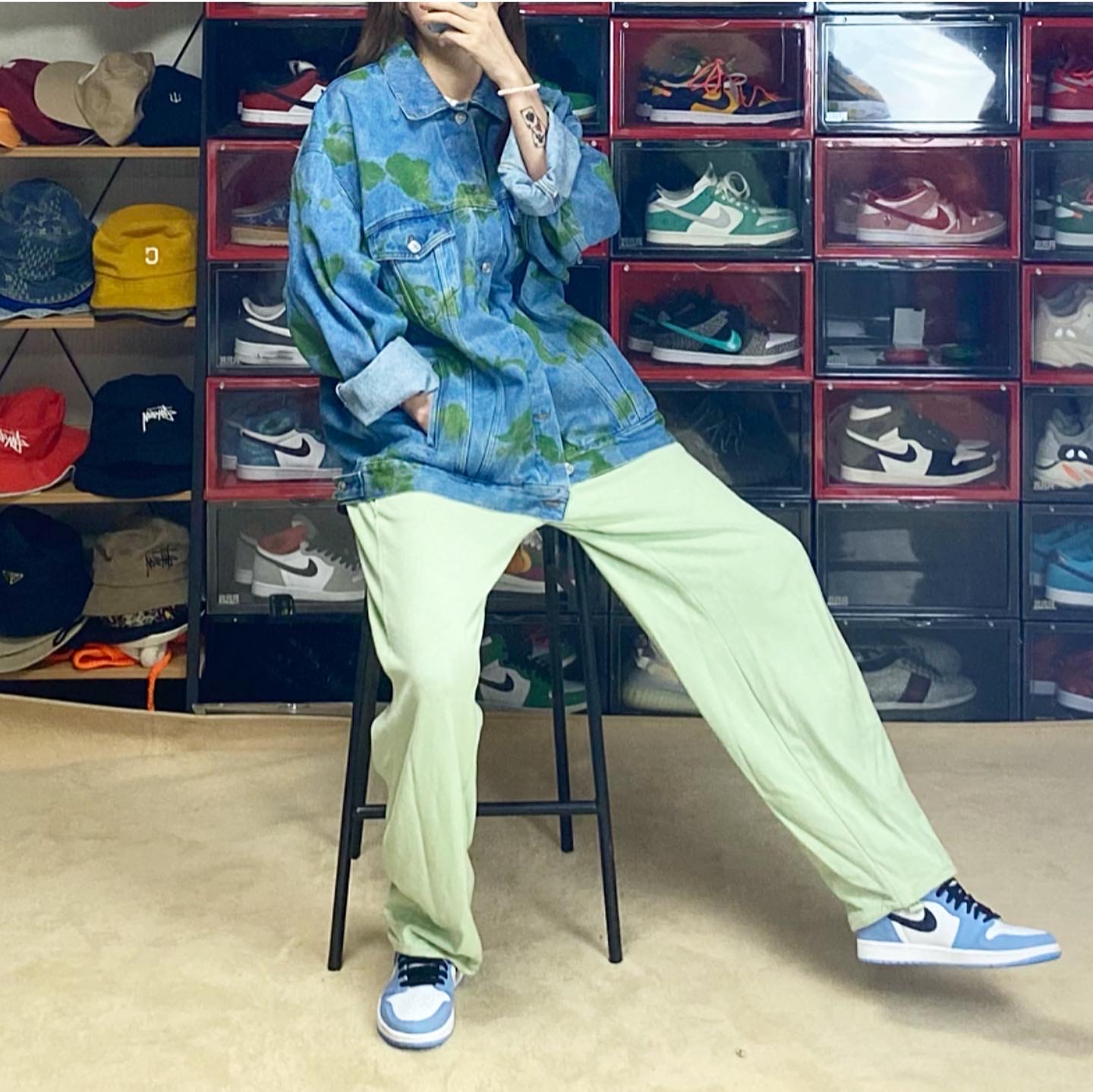 Jordan 1 Retro High OG University Blue 착용 스타일 - 2
