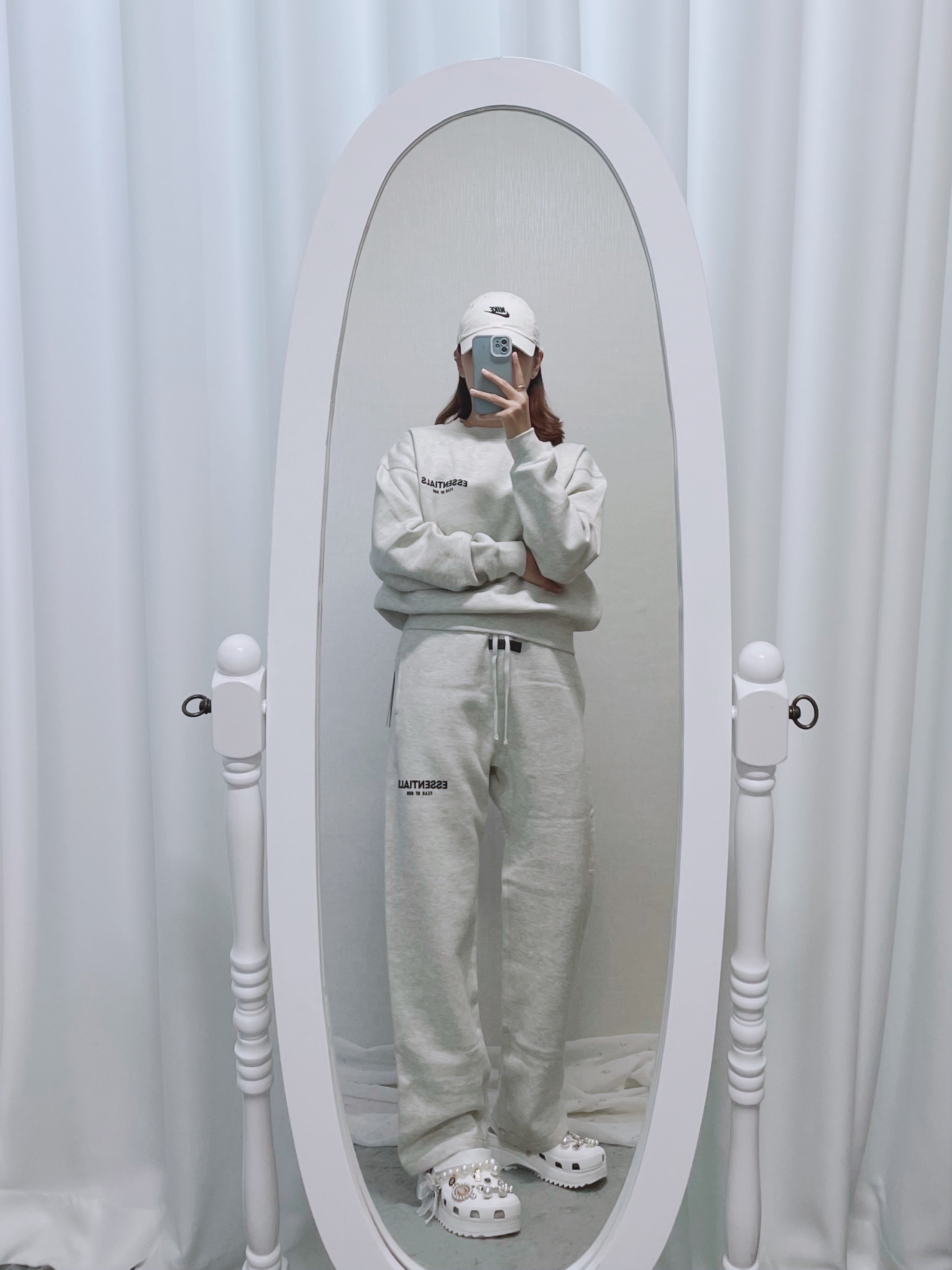(Kids) Essentials The Core Collection Sweatshorts Light Oatmeal, (Kids) Essentials The Core Collection Sweatshirt Light Oatmeal 착용 스타일 - 2