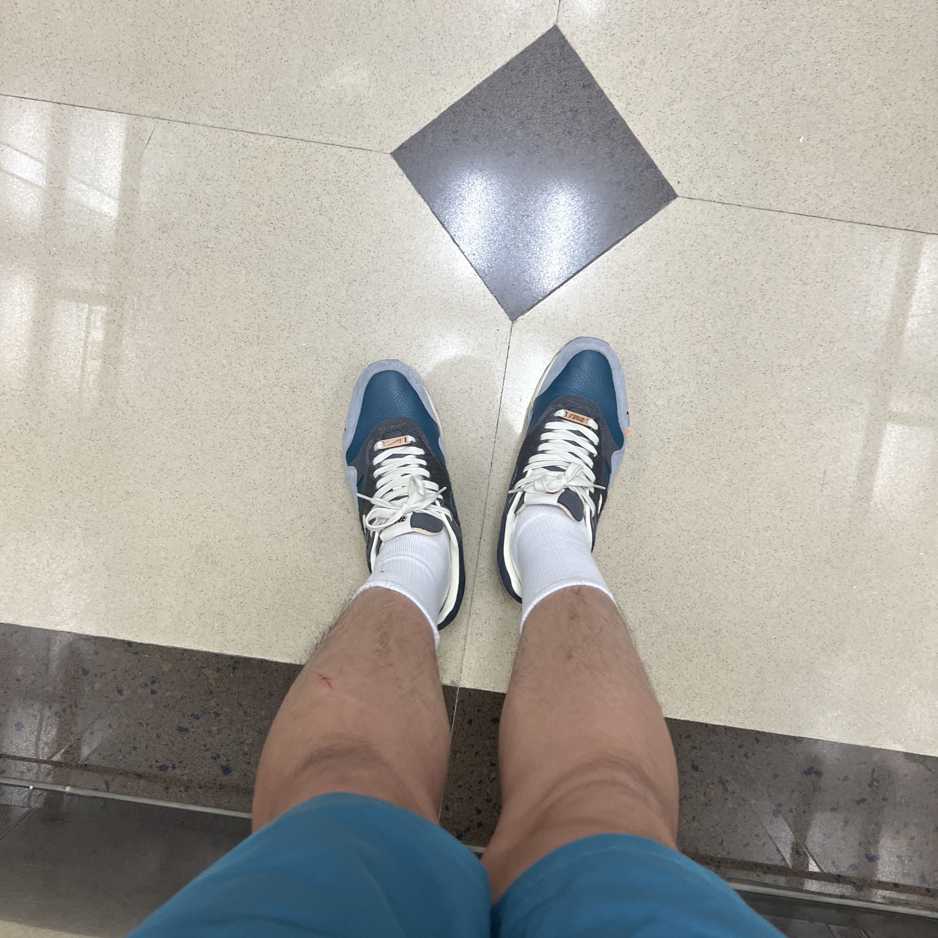Nike x Kasina Air Max 1 SP Won-Ang Particle Grey 착용 스타일 - 1