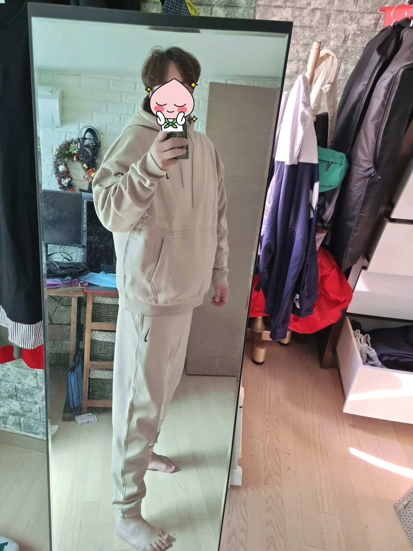 Nike x Billie Eilish NRG Fleece Hoodie Mushroom - US/EU, Nike x Billie Eilish NRG Fleece Pants Mushroom - Asia 착용 스타일 - 1