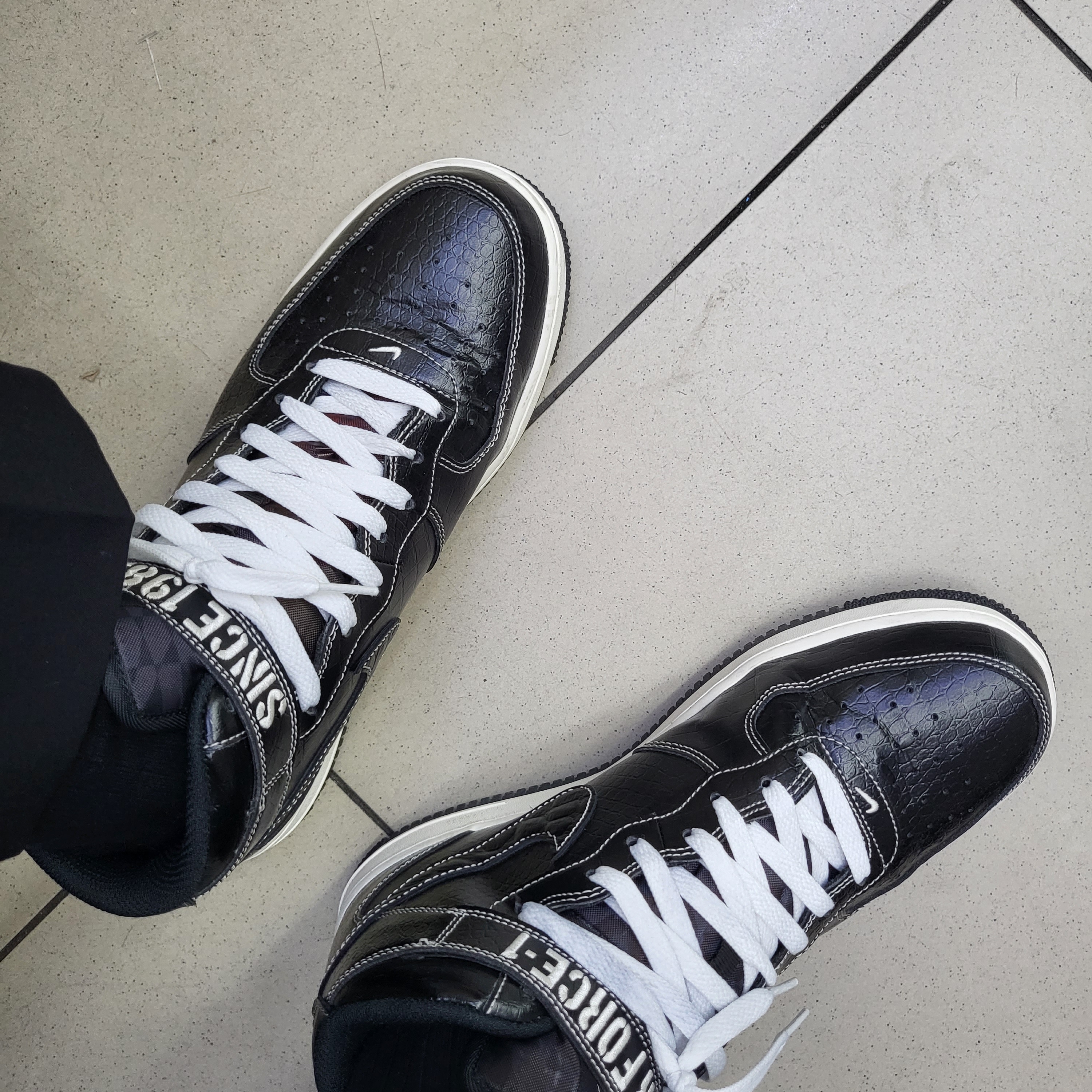 Nike Air Force 1 Mid '07 LX Our Force 1 착용 스타일
