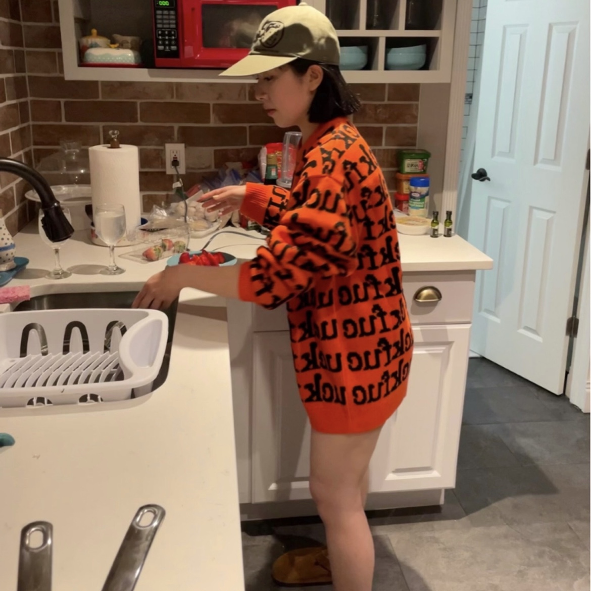 Supreme Fuck Sweater Orange - 22SS, Supreme x Dickies Quilted Denim Work Jacket Denim - 21FW 착용 스타일 - 3