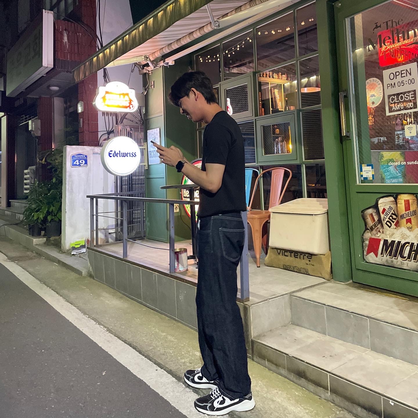 Dior B30 Sneakers Mesh Technical Fabric Black 착용 스타일