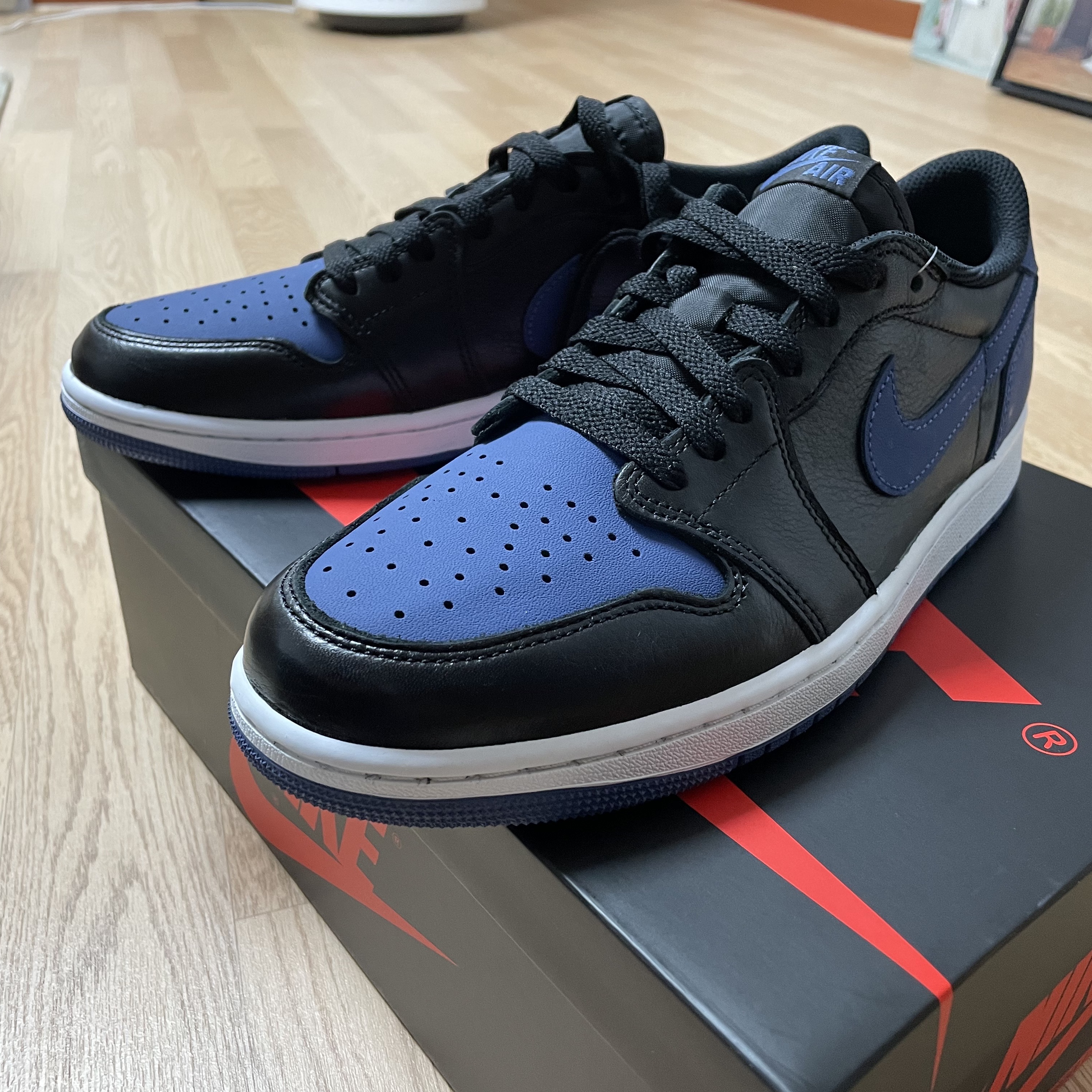 Jordan 1 Retro Low OG Mystic Navy 착용 스타일 - 2