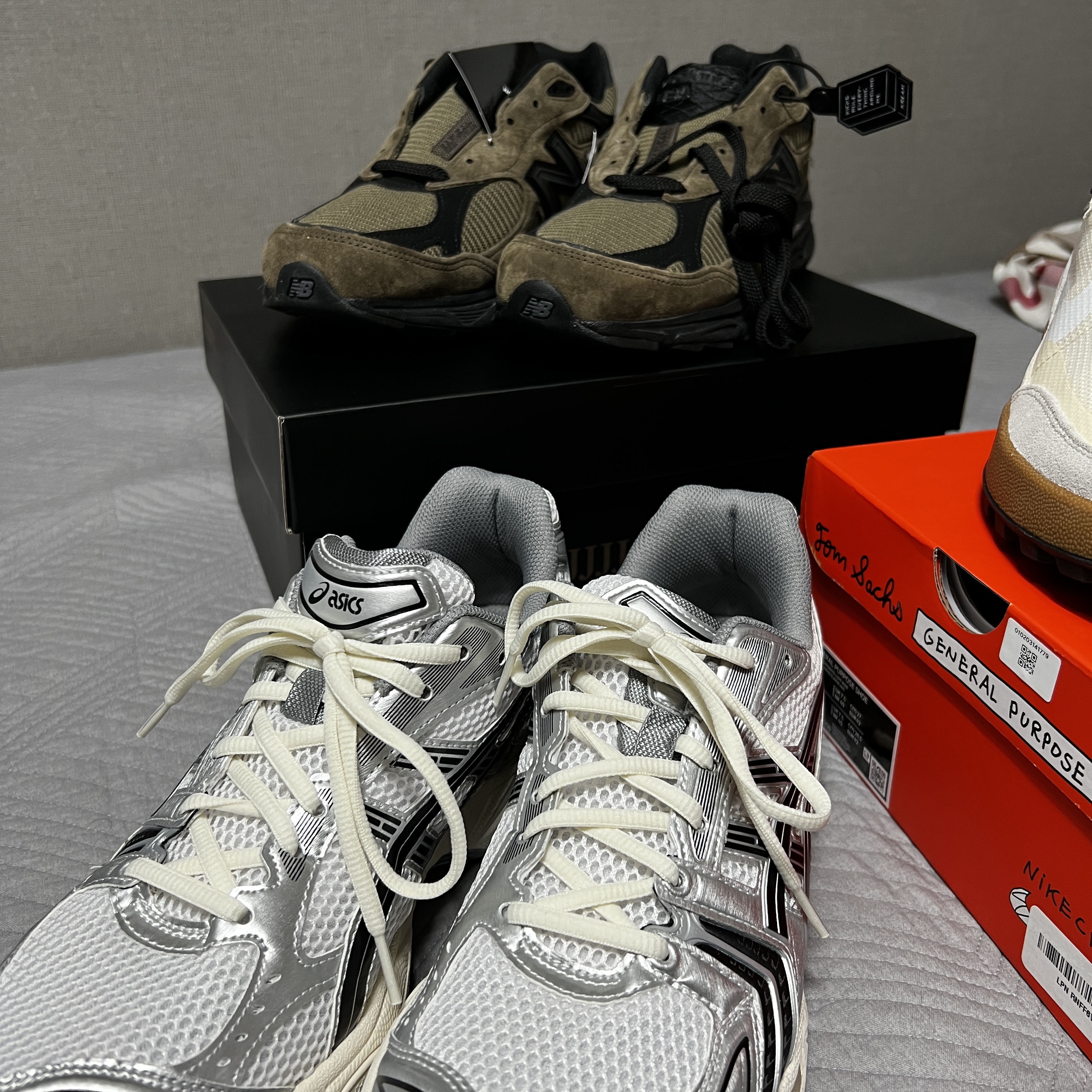 Asics x JJJJound Gel-Kayano 14 Silver Black, Nike x Tom Sachs General Purpose Shoe Light Cream 착용 스타일 - 2