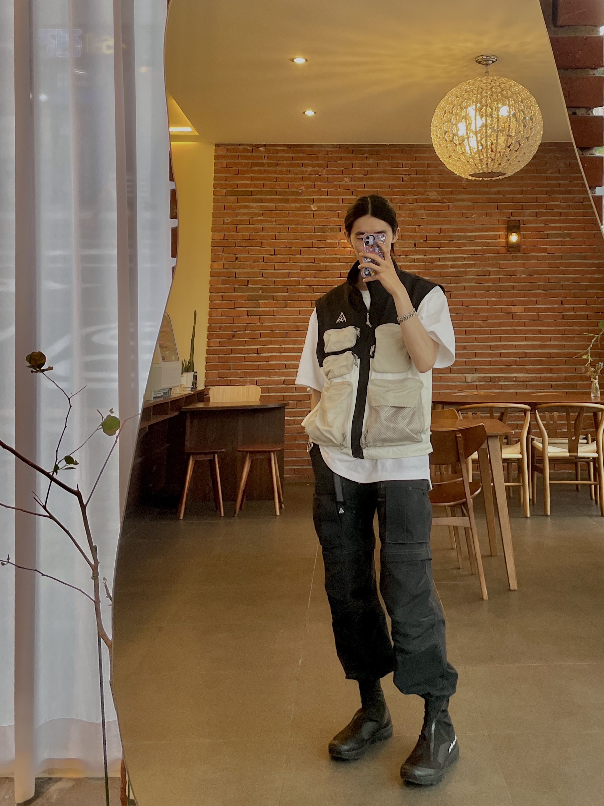 Salomon x Comme des Garcons XA-Alpine 2 Black, Nike ACG Smith Summit Cargo Pants Black Summit White - Asia 착용 스타일