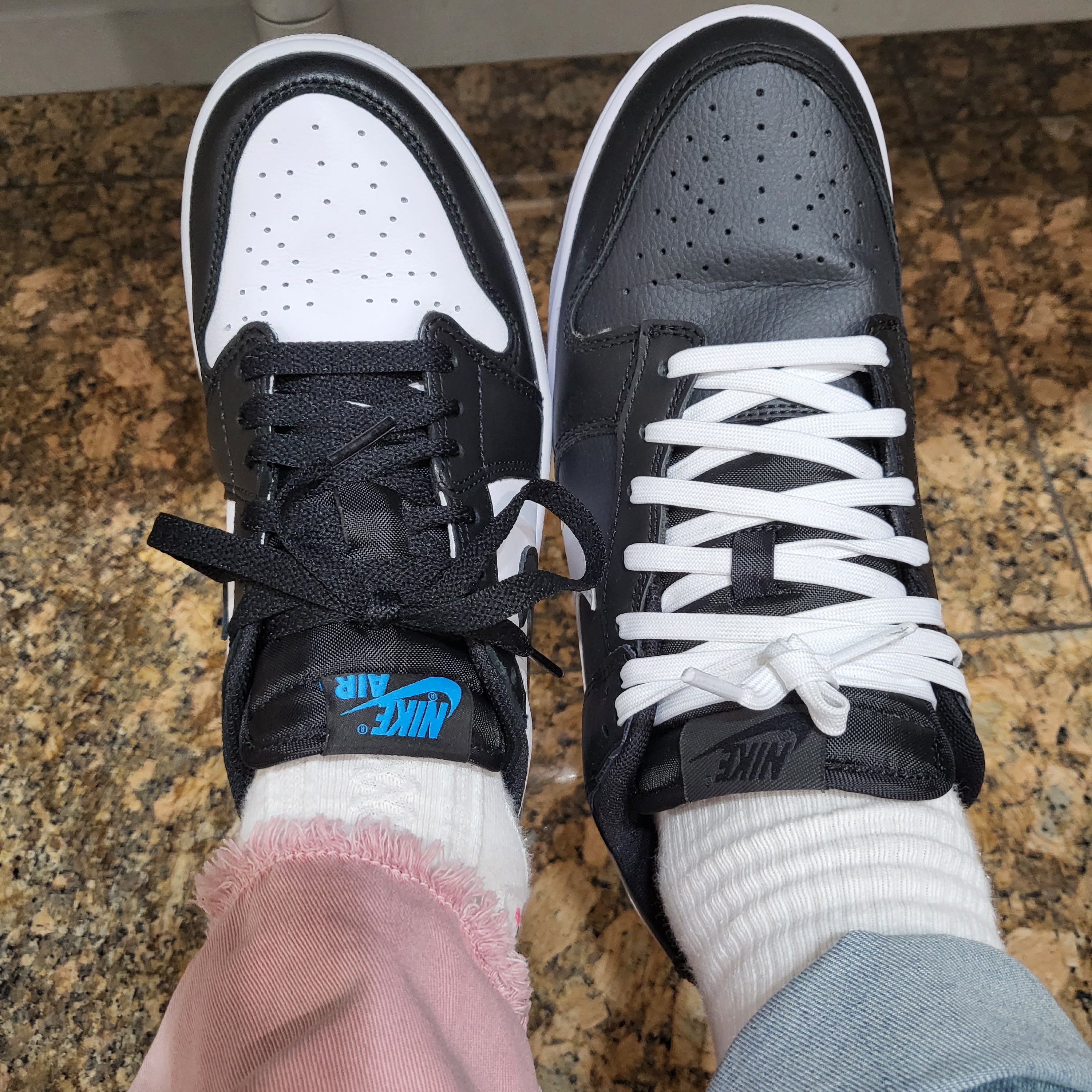 Jordan 1 Retro Low OG Black and Dark Powder Blue 착용 스타일