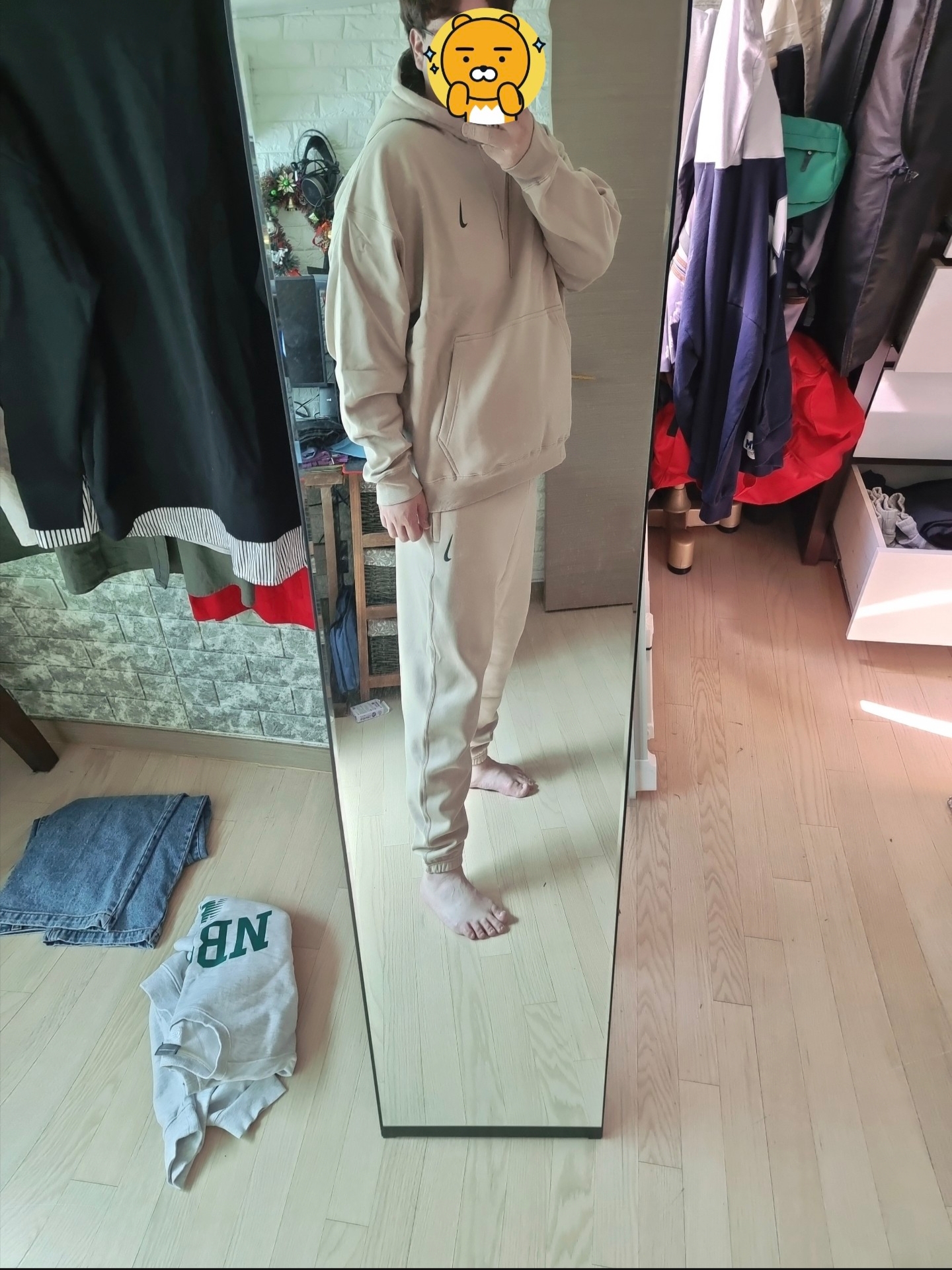 Nike x Billie Eilish NRG Fleece Hoodie Mushroom - US/EU, Nike x Billie Eilish NRG Fleece Pants Mushroom - Asia 착용 스타일 - 2
