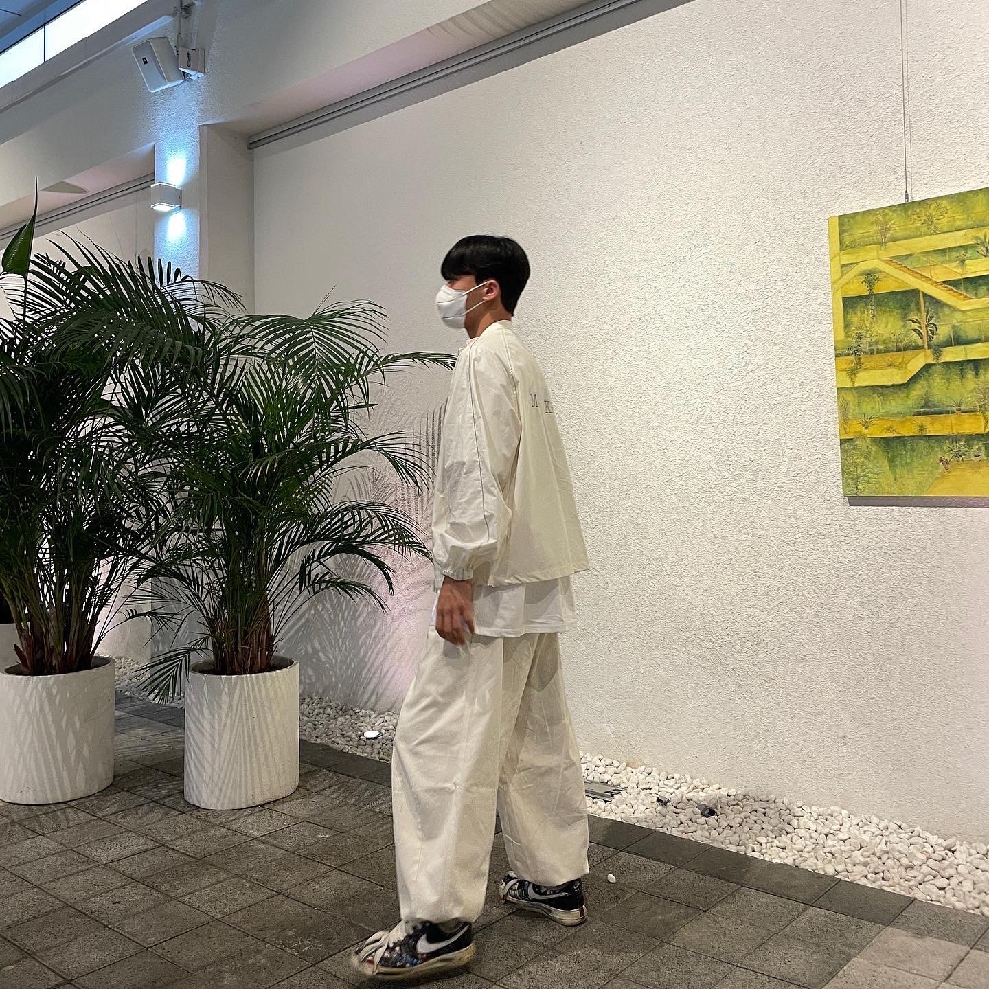 Stussy Basic Stussy T-Shirt White 2022, Nike x Peaceminusone Air Force 1 Low Para-Noise 착용 스타일 - 1
