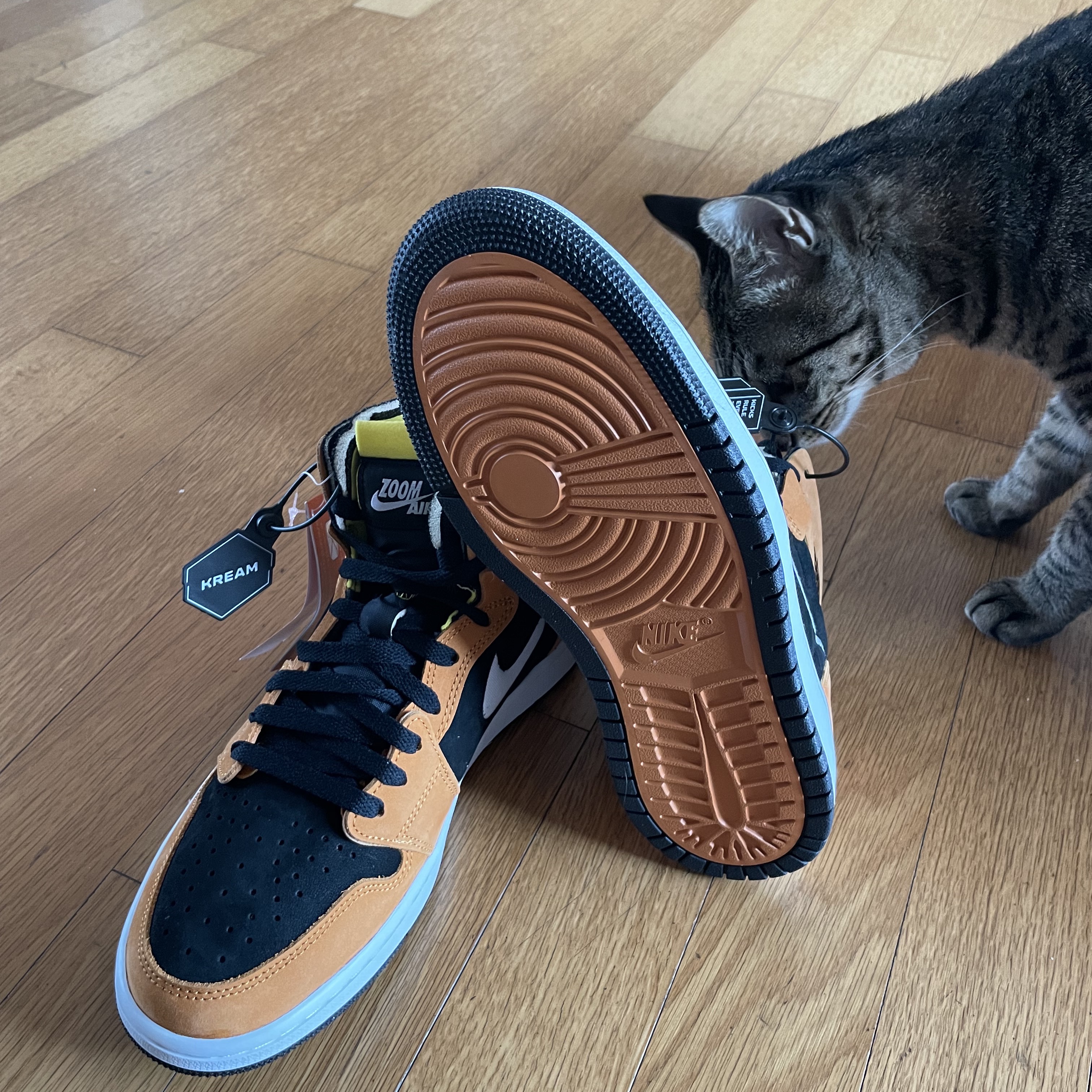 Jordan 1 Zoom Air CMFT Monarch Orange 착용 스타일 - 4