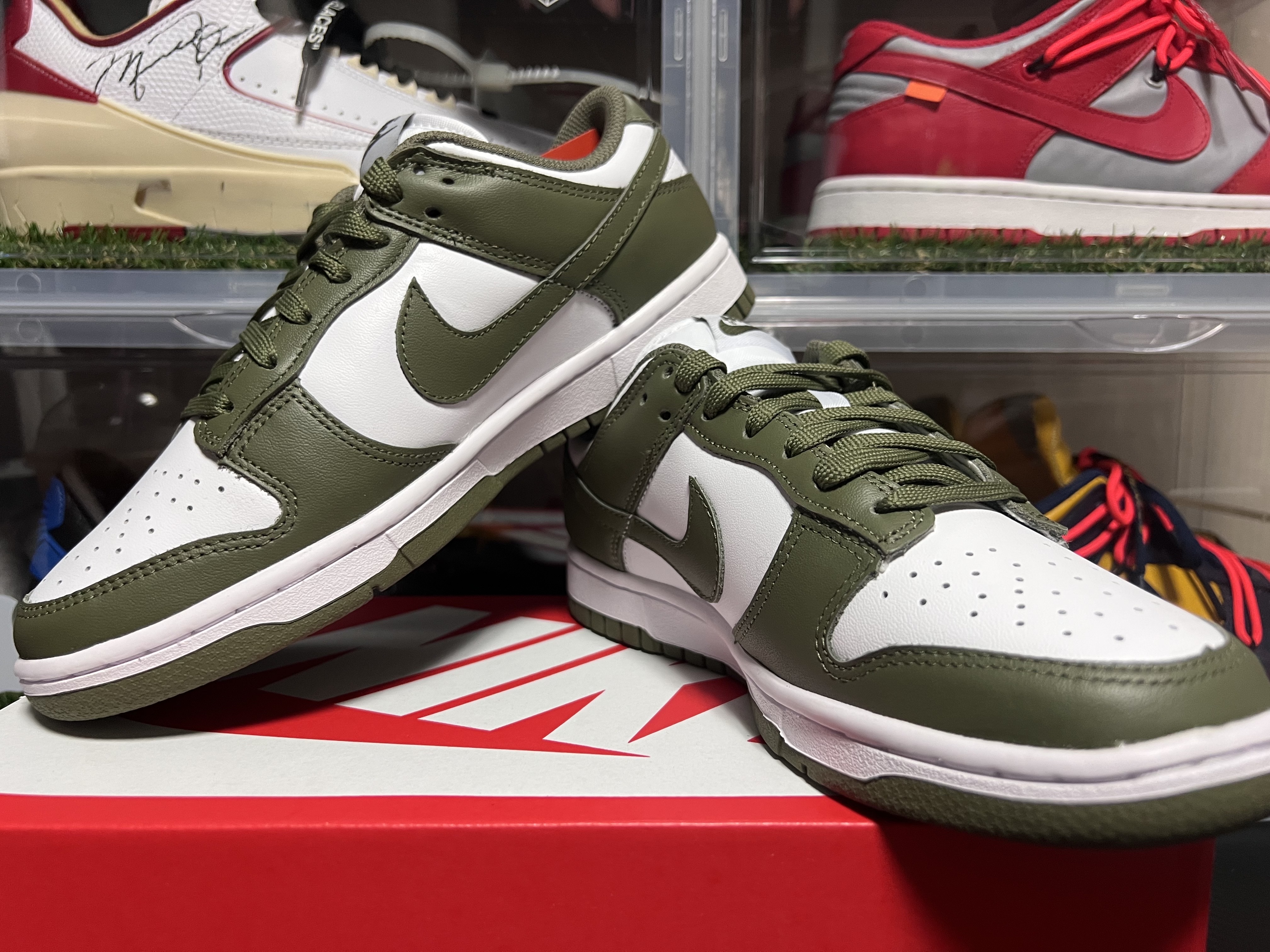 (W) Nike Dunk Low Medium Olive 착용 스타일 - 3