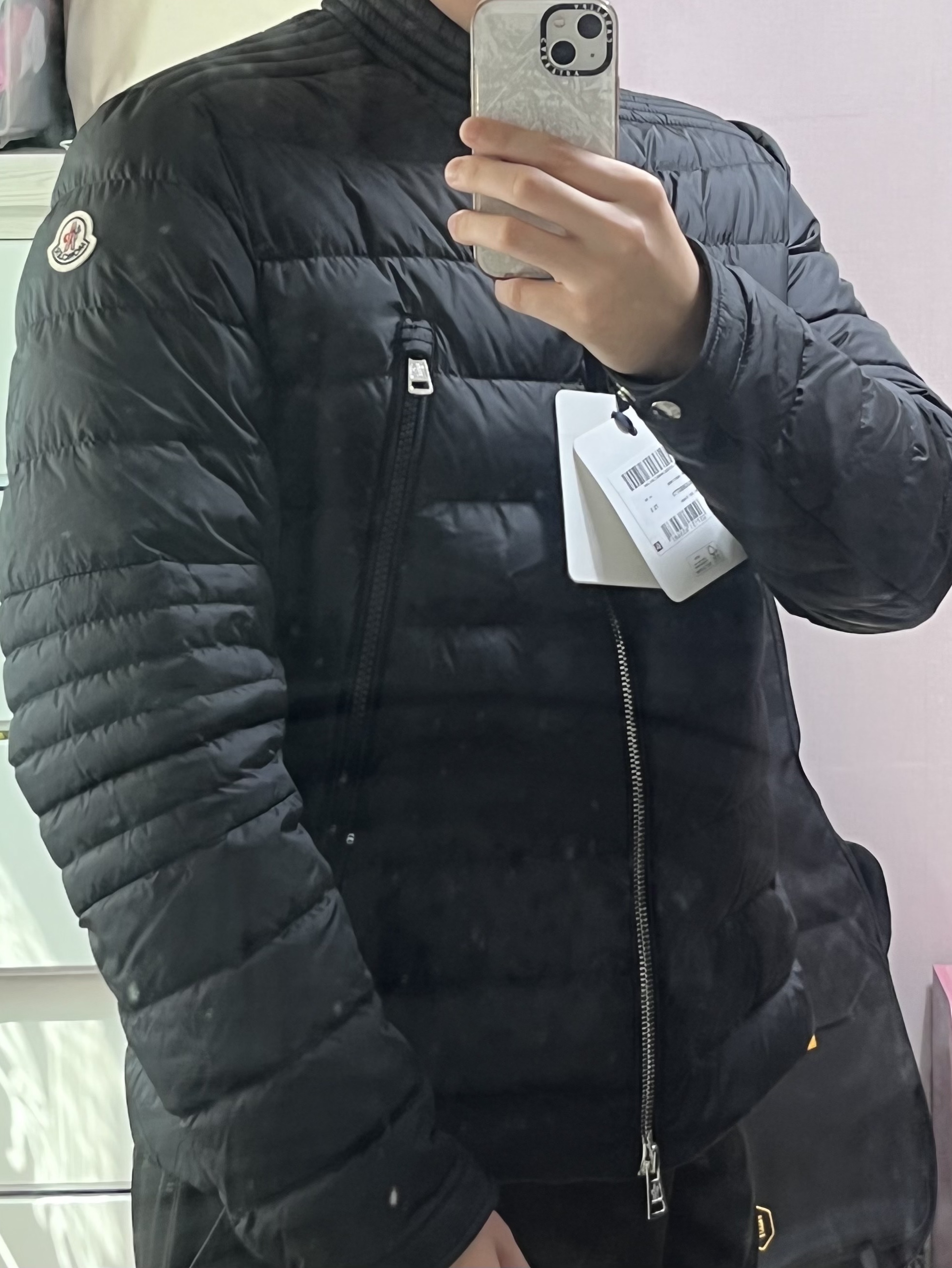 Moncler Amiot Short Down Jacket Black - 22FW 착용 스타일 - 2