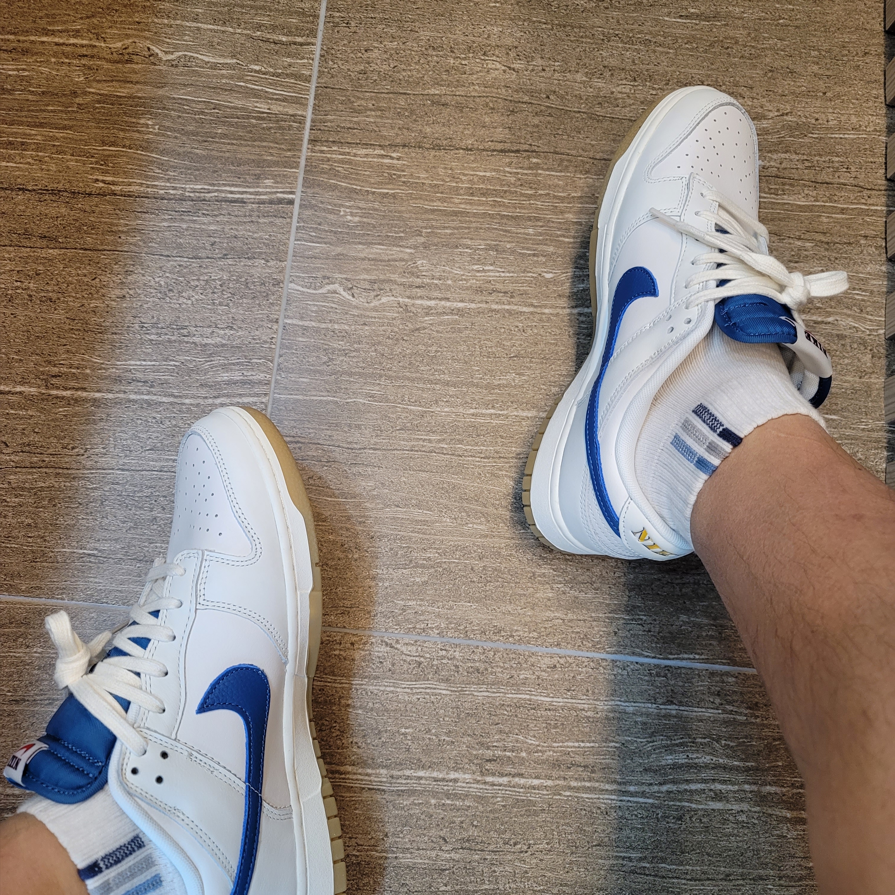 Nike Dunk Low SE Sail Dark Marina Blue 착용 스타일
