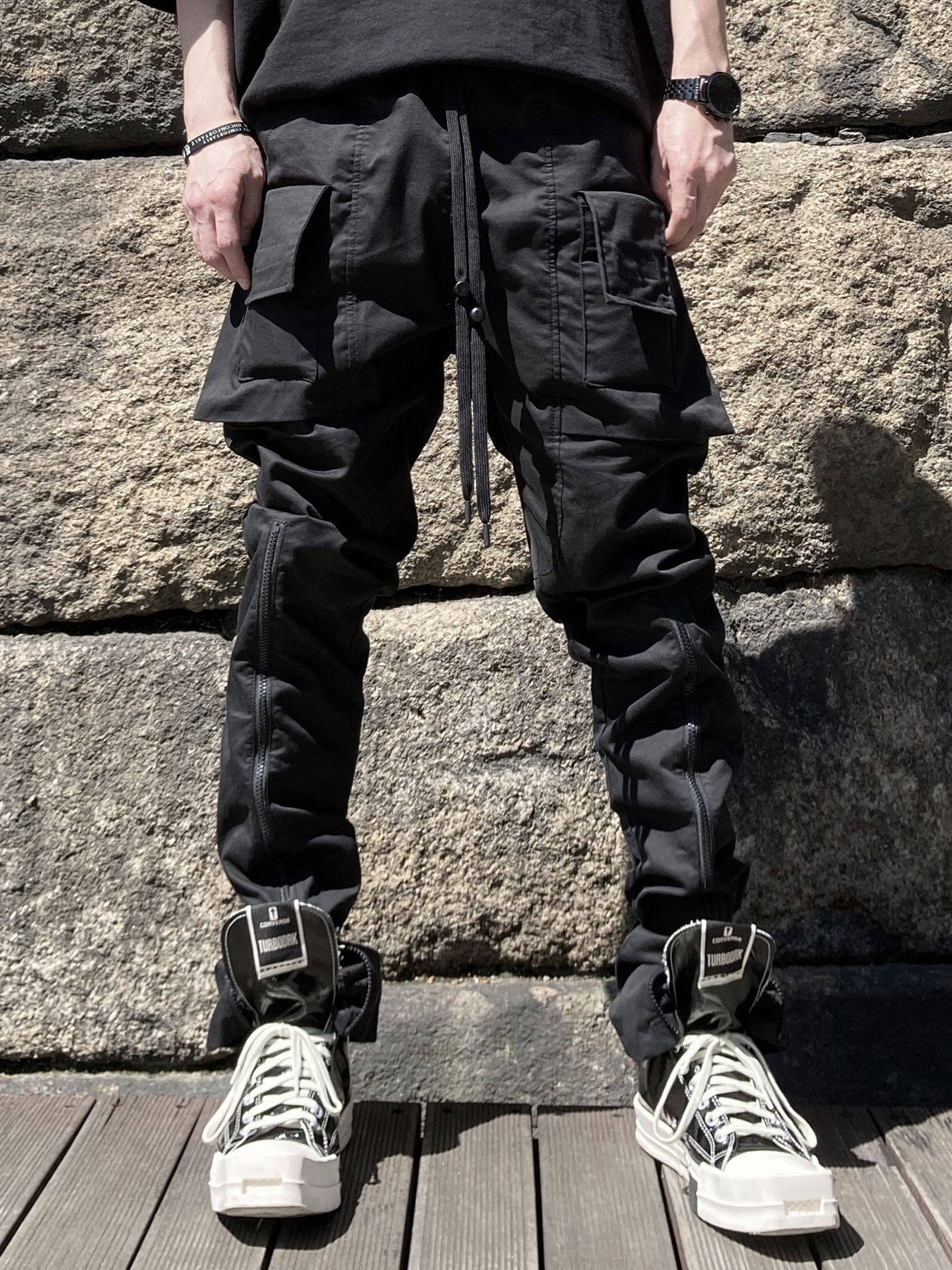 Converse x Drkshdw Turbodrk Chuck 70 Hi Black Lacquered Denim 착용 스타일 - 1