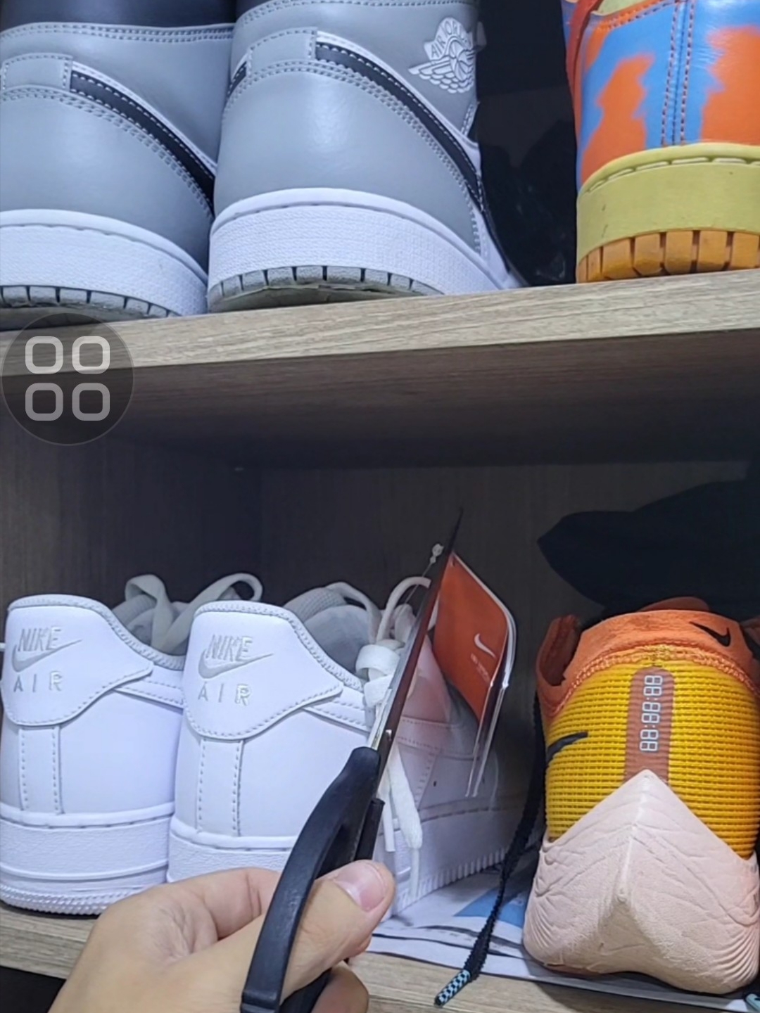 Jordan 1 Mid Light Smoke Grey Anthracite, Nike Dunk High 1985 SP Orange Acid Wash 착용 스타일